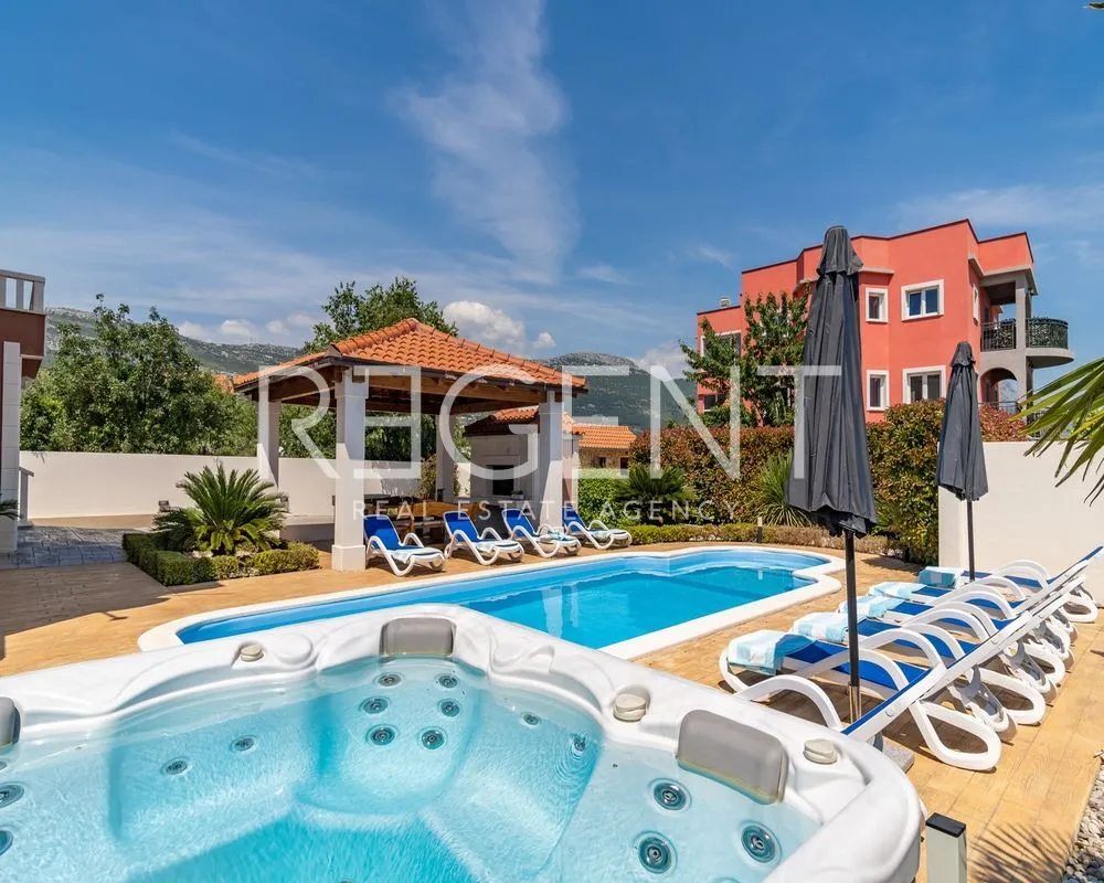 split, kaštela - vila s bazenom i pogledom na more 333 m2 - slika 6