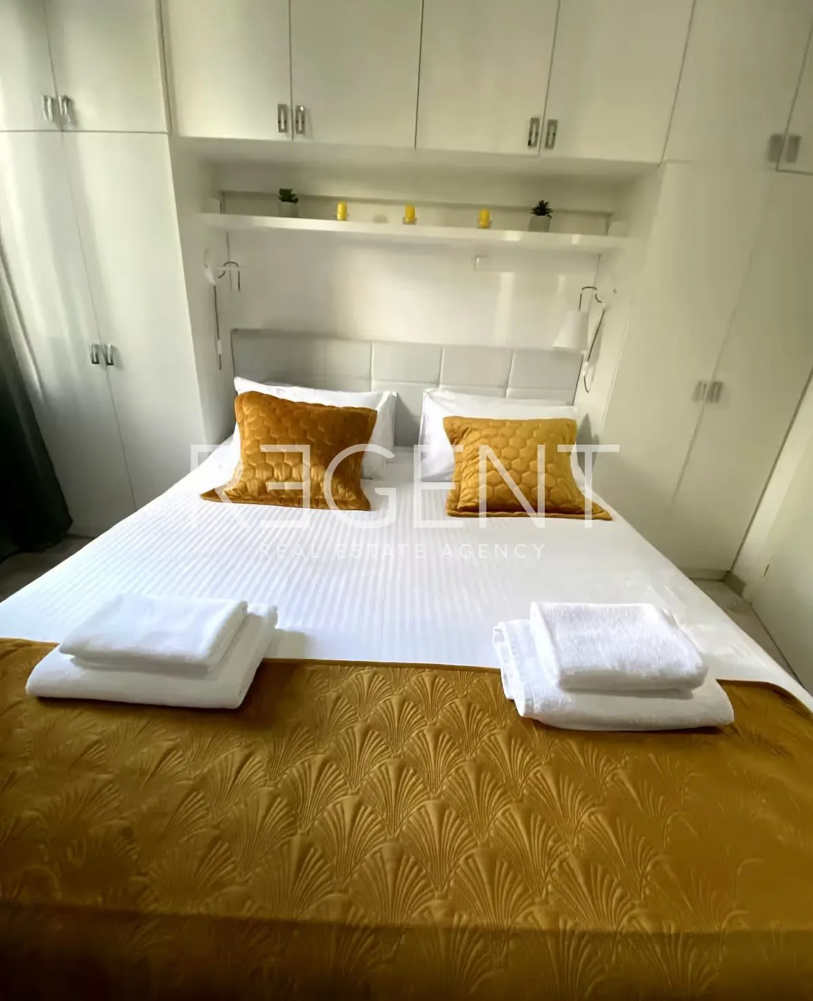 split, manuš - trosoban stan s loggiom - slika 9
