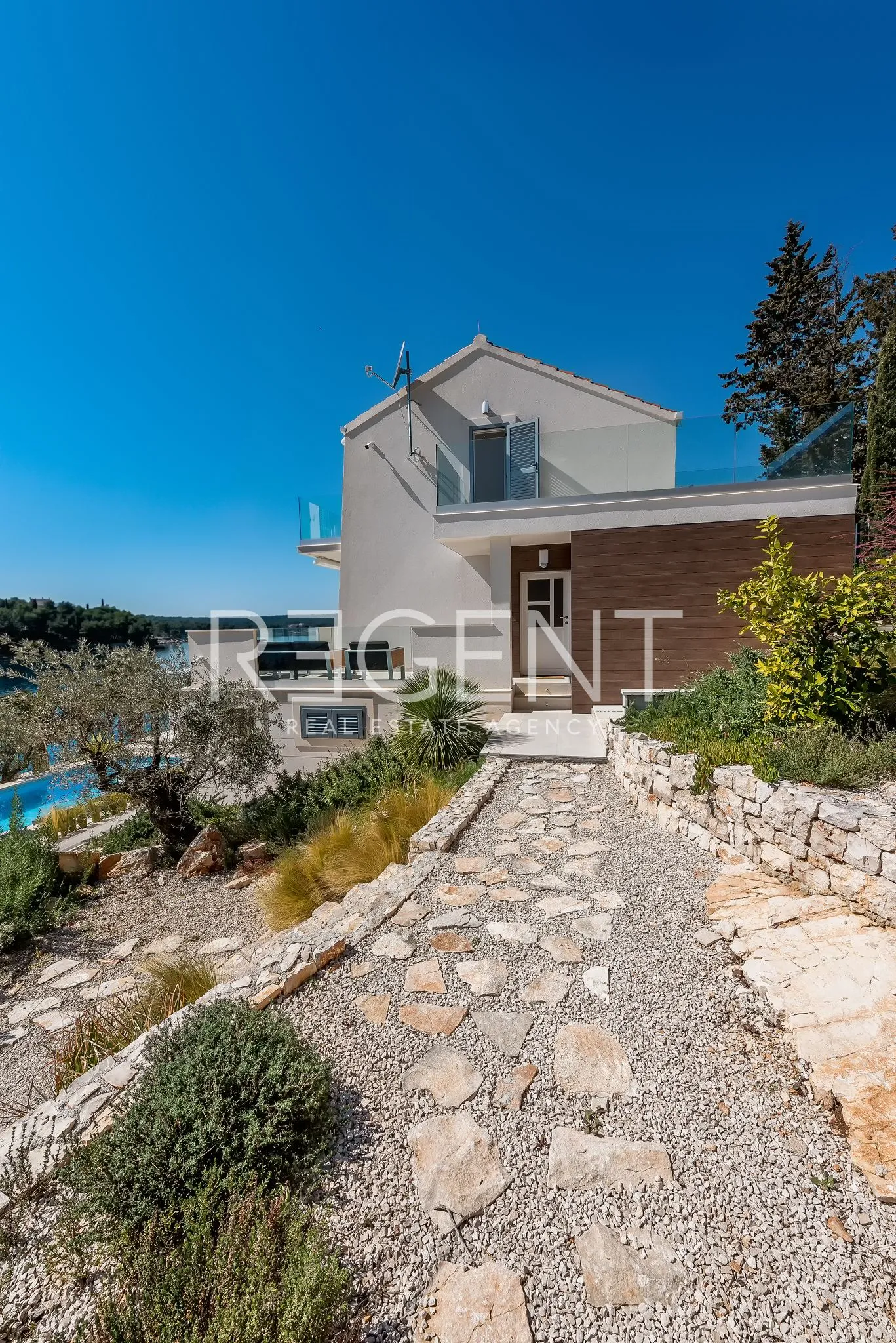 milna, brač – luksuzna vila prvi red do mora s bazenom - slika 19
