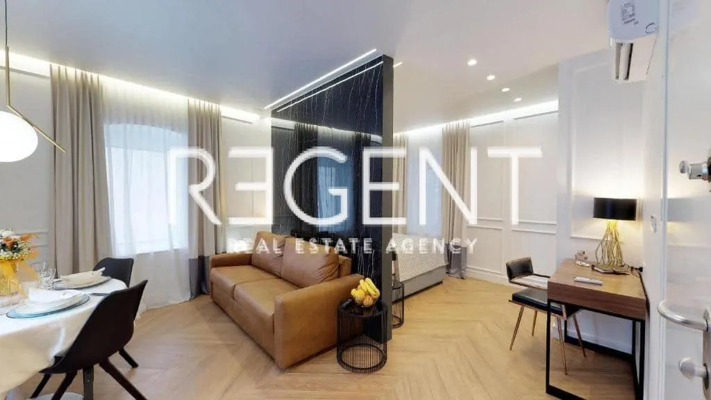 split, centar - dioklecijanova palača dva studio apartmana 65 m2 - slika 1