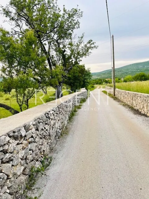 split, klis - građevinsko zemljište 1760 m2 - slika 3