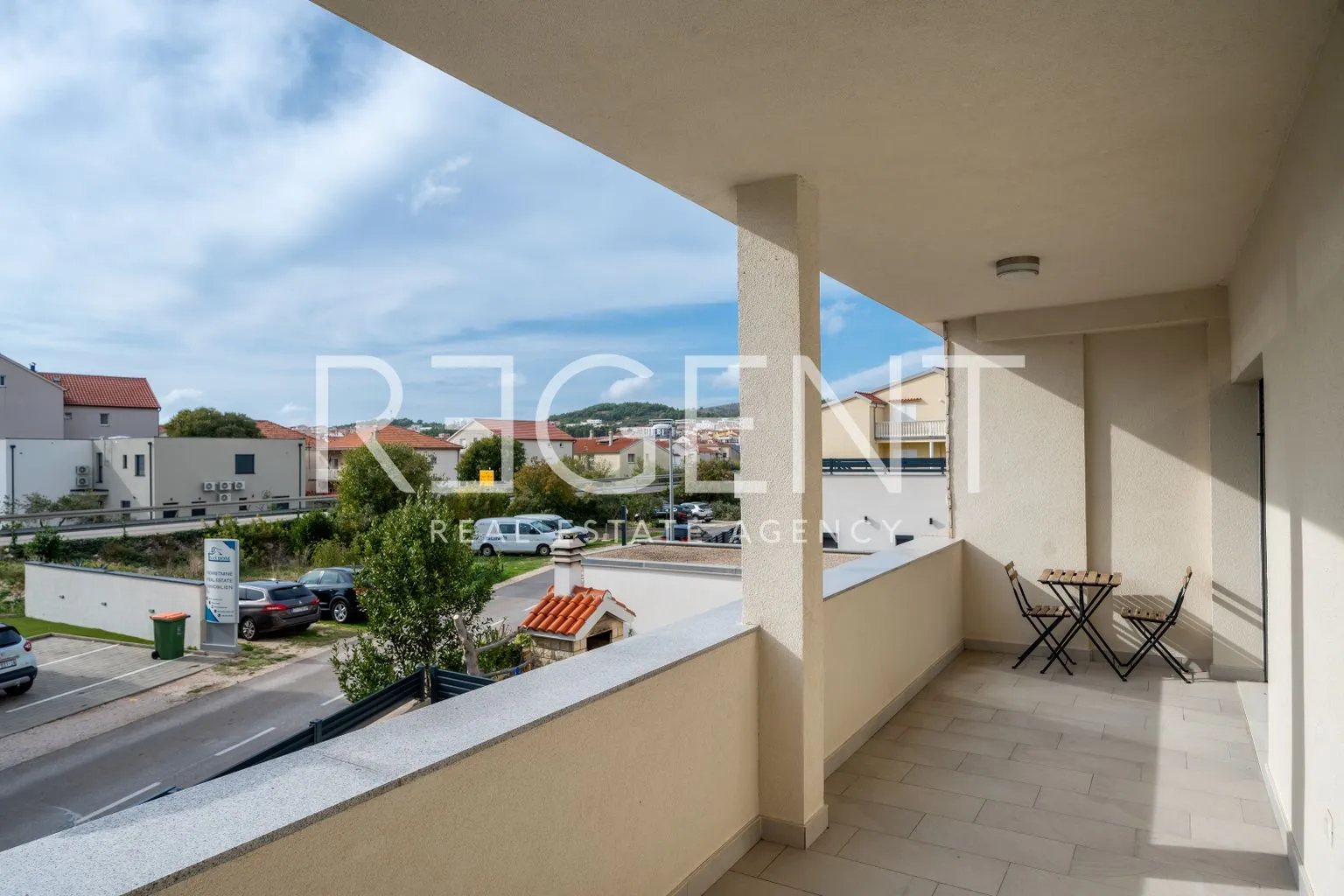 vodice - dvojna kuća s dvorištem u zatonskoj ulici - slika 19