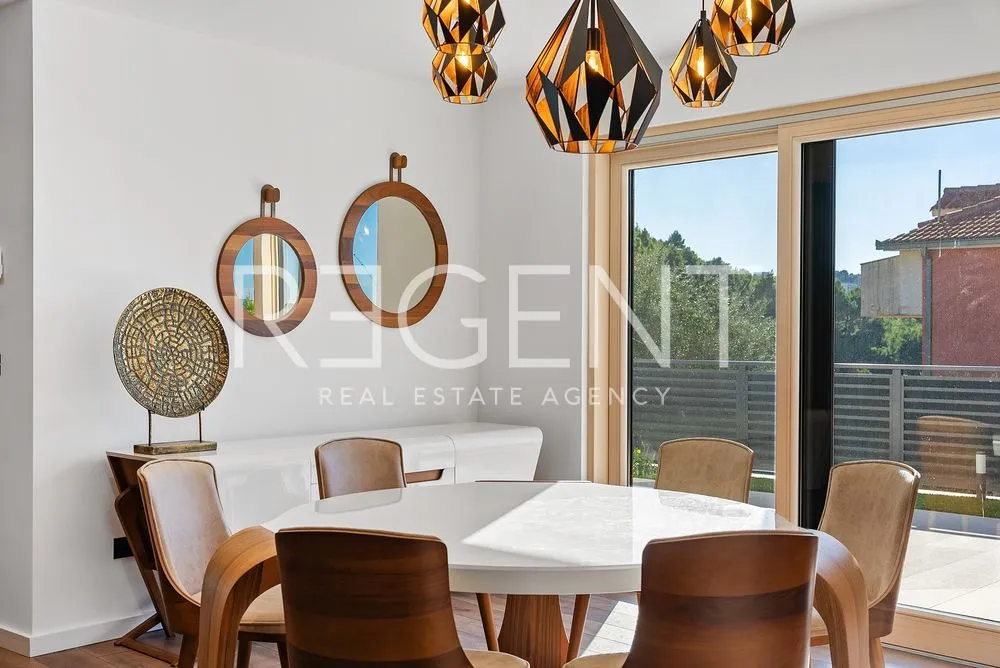 split, strožanac - moderna vila s pogledom na more, bazenom i pomoćnim objektom 50 m2 - slika 11