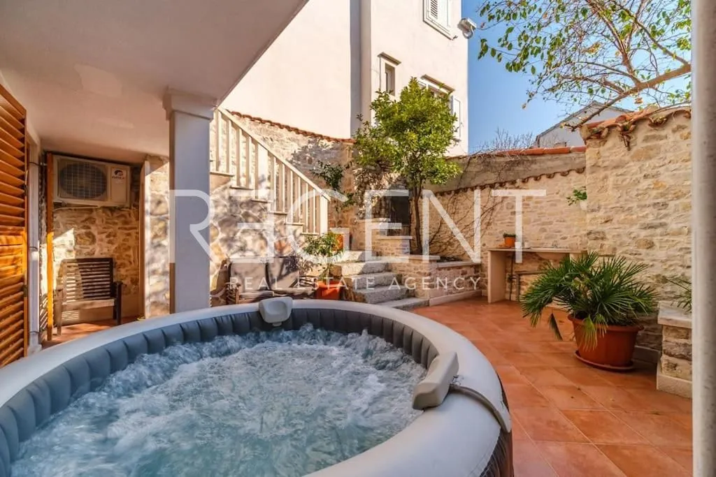 brač, sutivan - kamena kuća - slika 16