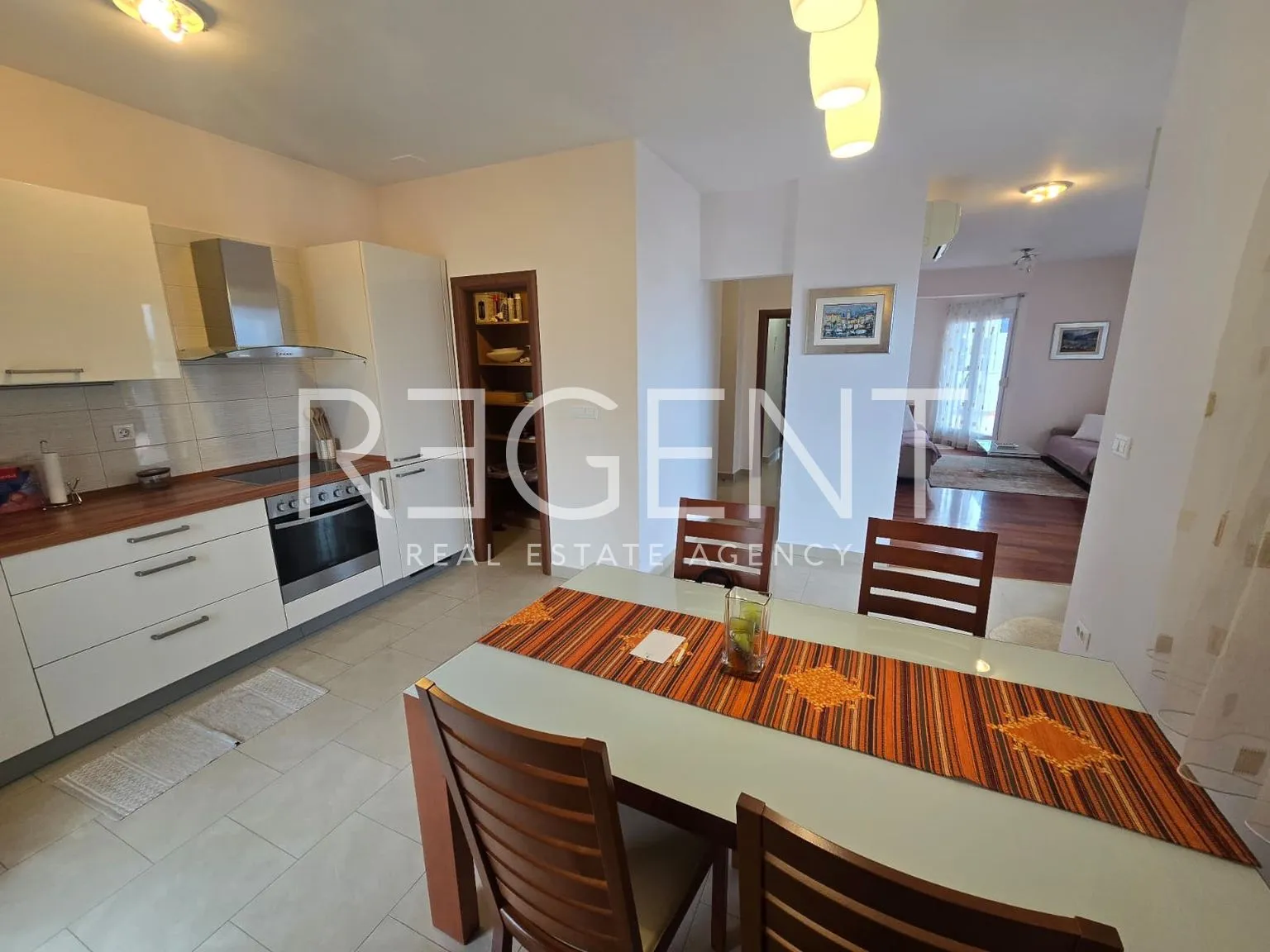 split, žnjan-penthouse, prvi red do mora - slika 5