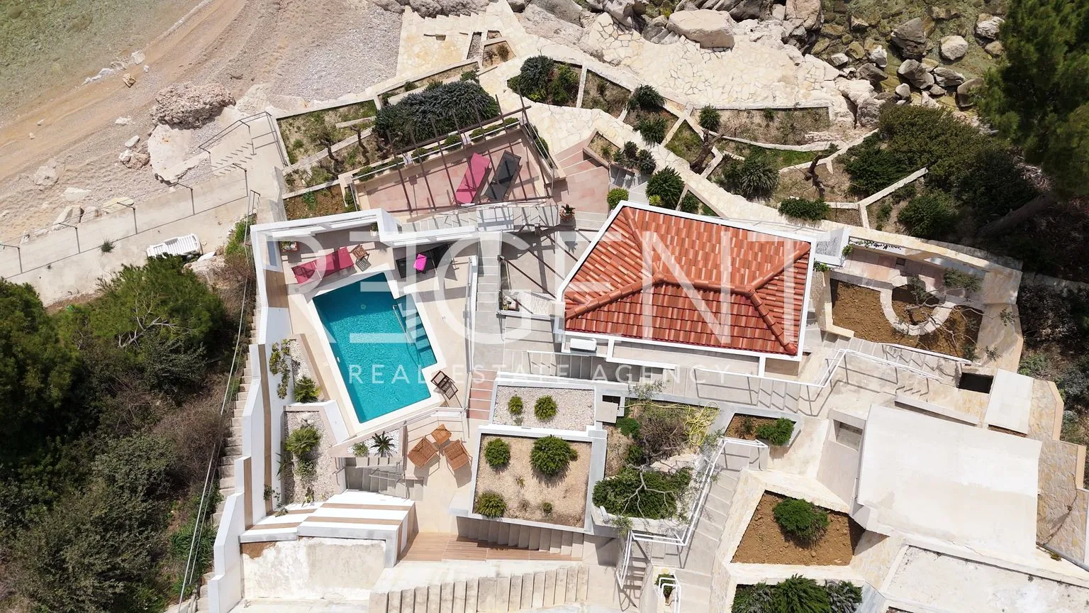omiš, stanići – vila prvi red uz more s velikim potencijalom - slika 6