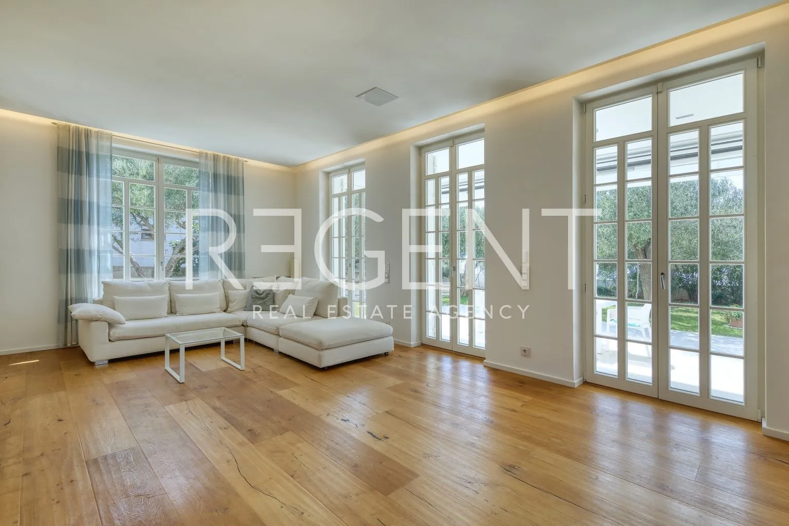 zadar - luksuzna vila prvi red uz more 210 m2 - slika 11
