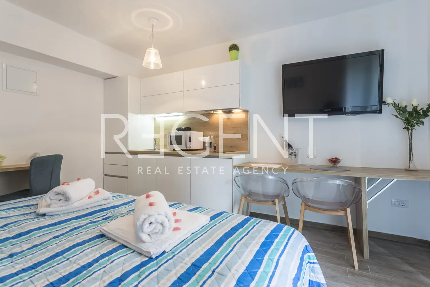 split, bačvice - stan s 3 apartmanske jedinice i prostranim vrtom - slika 12