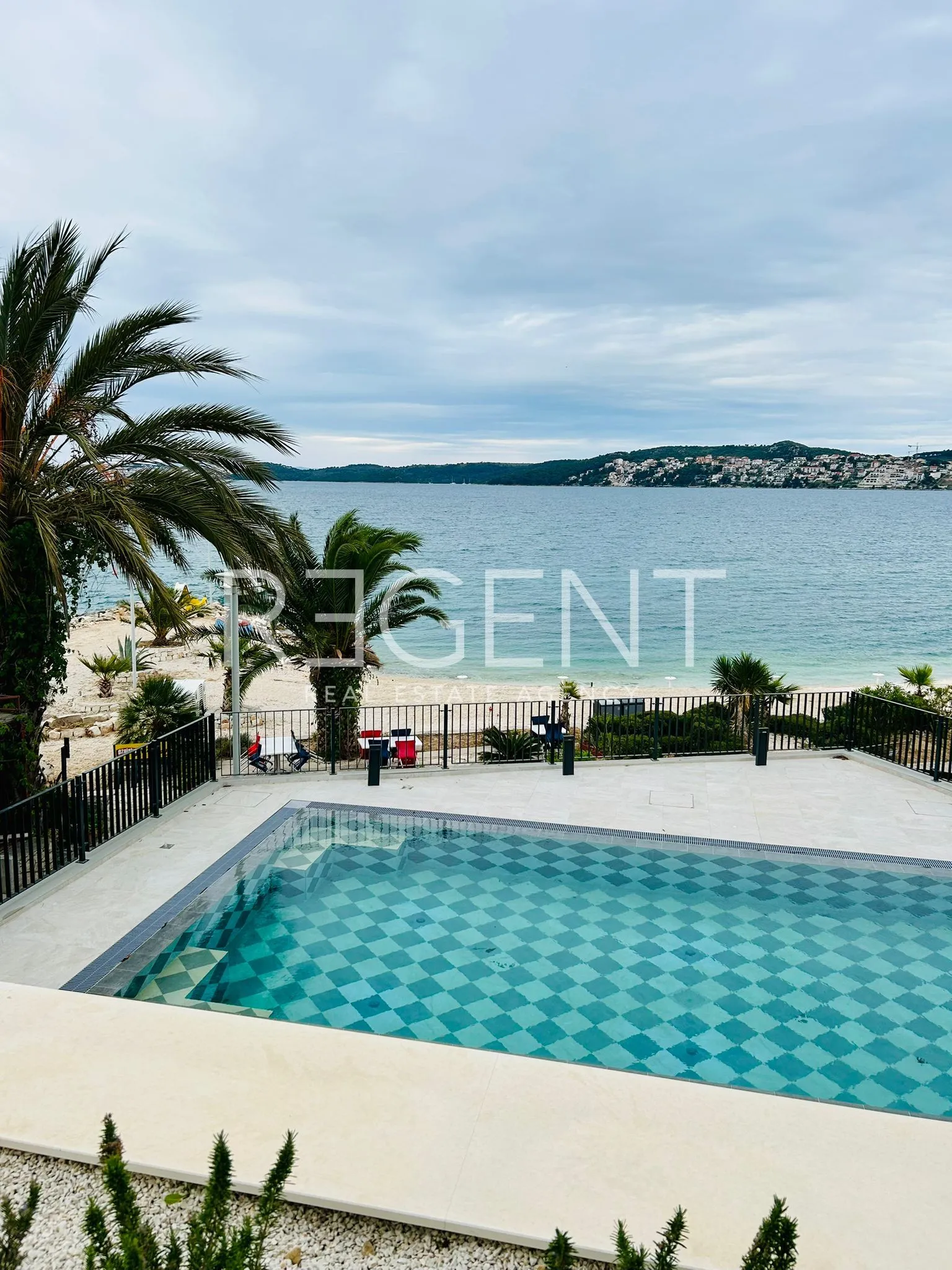 trogir, seget donji - stan u prizemlju moderne novogradnje uz more - slika 10