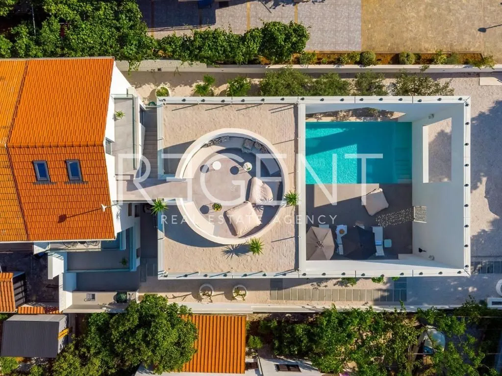 brač, supetar - suvremena vila s grijanim bazenom i pogledom na more - slika 12