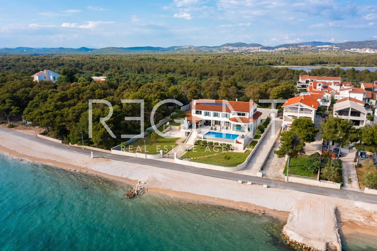 šibenik - prekrasna luksuzna vila uz more 1000 m2 - slika 6