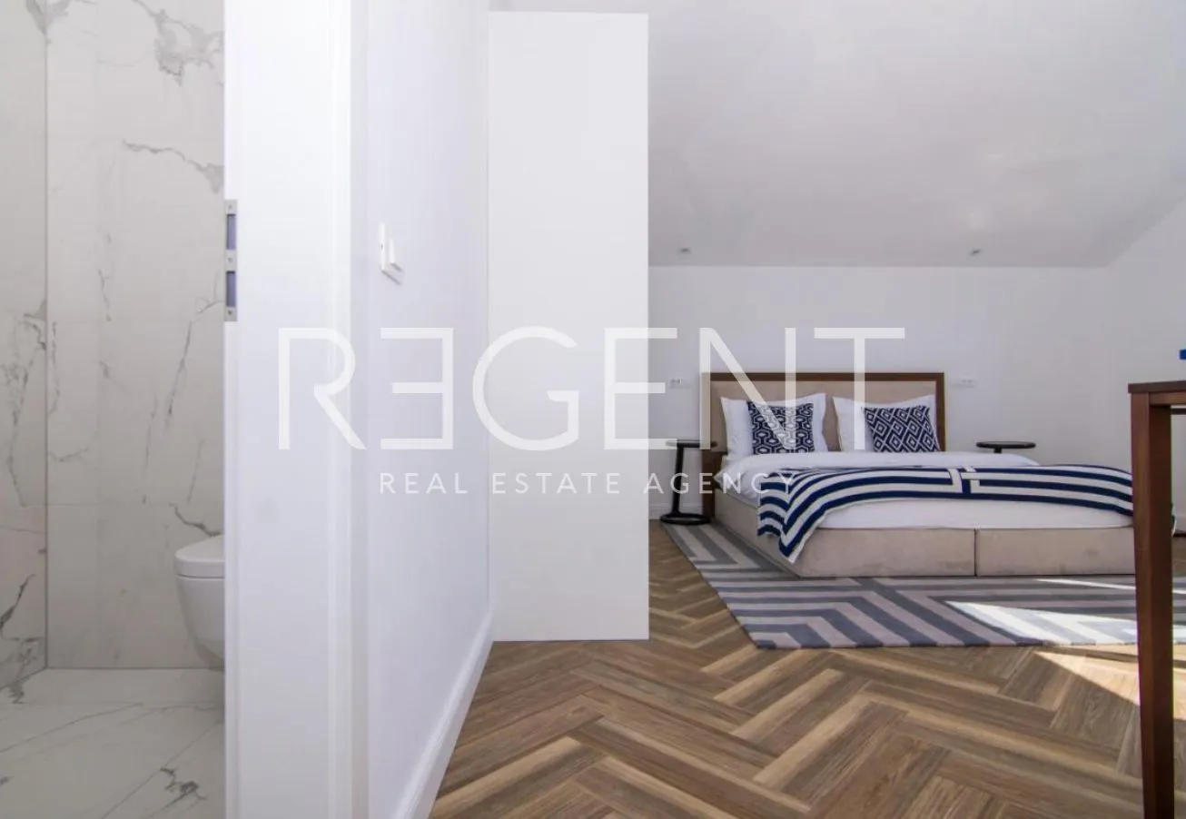 trogir - moderan, peterosobni penthouse s terasom i pogledom na more 185 m2 - slika 3