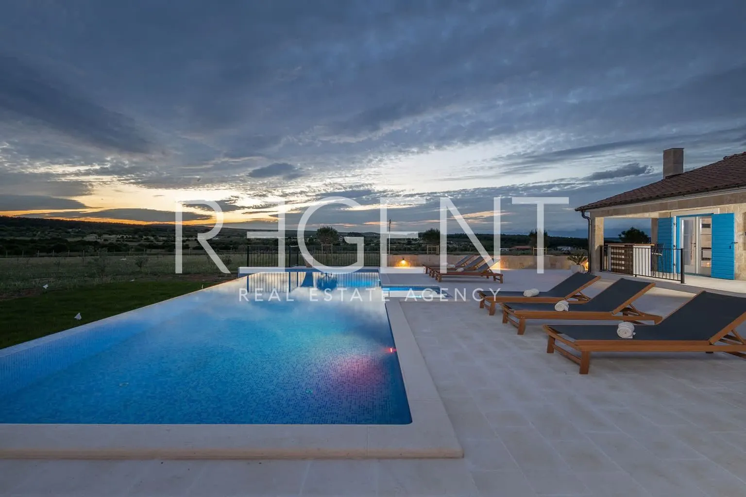 zadar, sv. filip i jakov - rustikalna vila na zemljištu od 30.000 m² - slika 3
