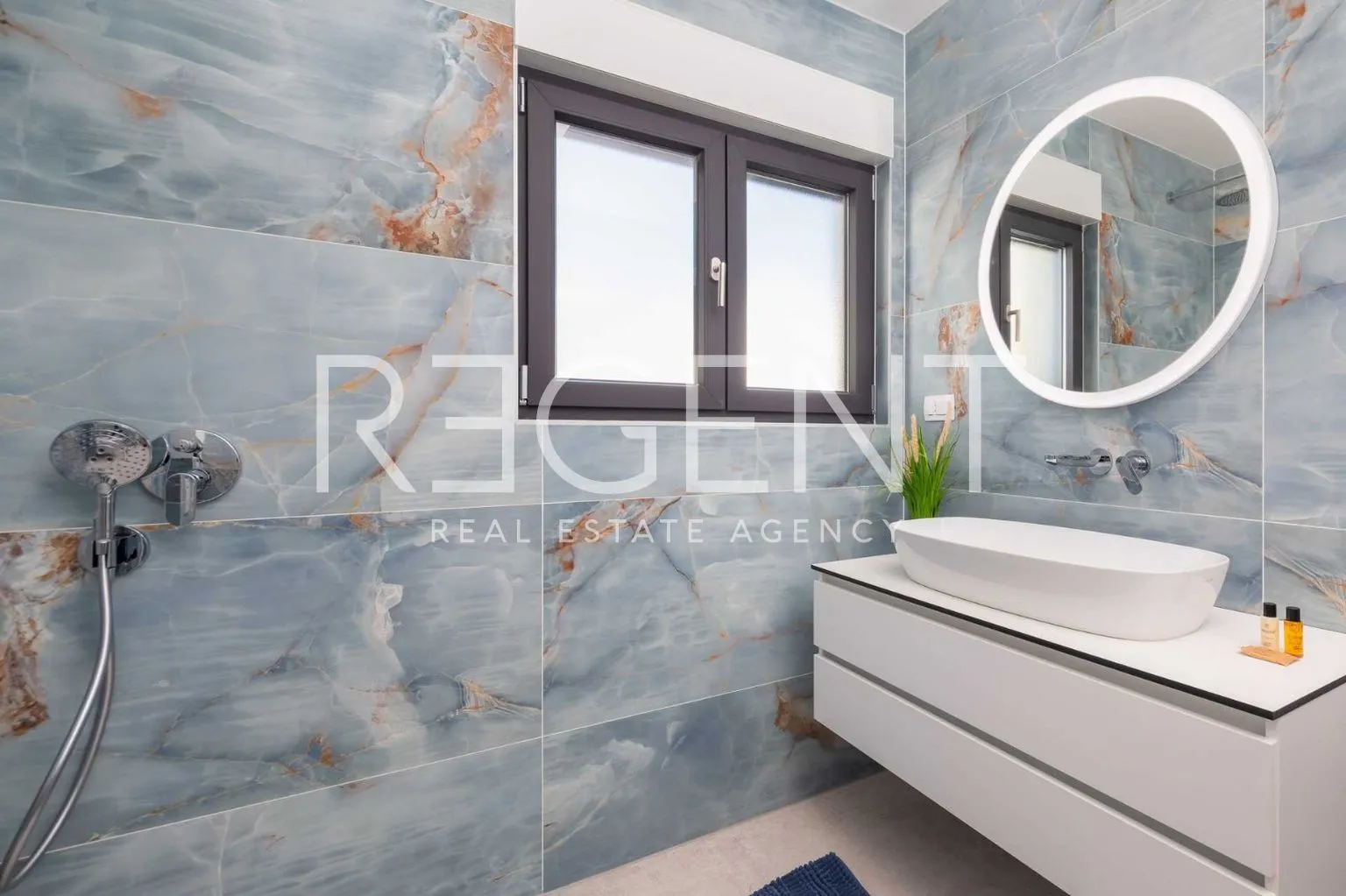 rogoznica – luksuzna vila 200 m2 uz more - slika 31