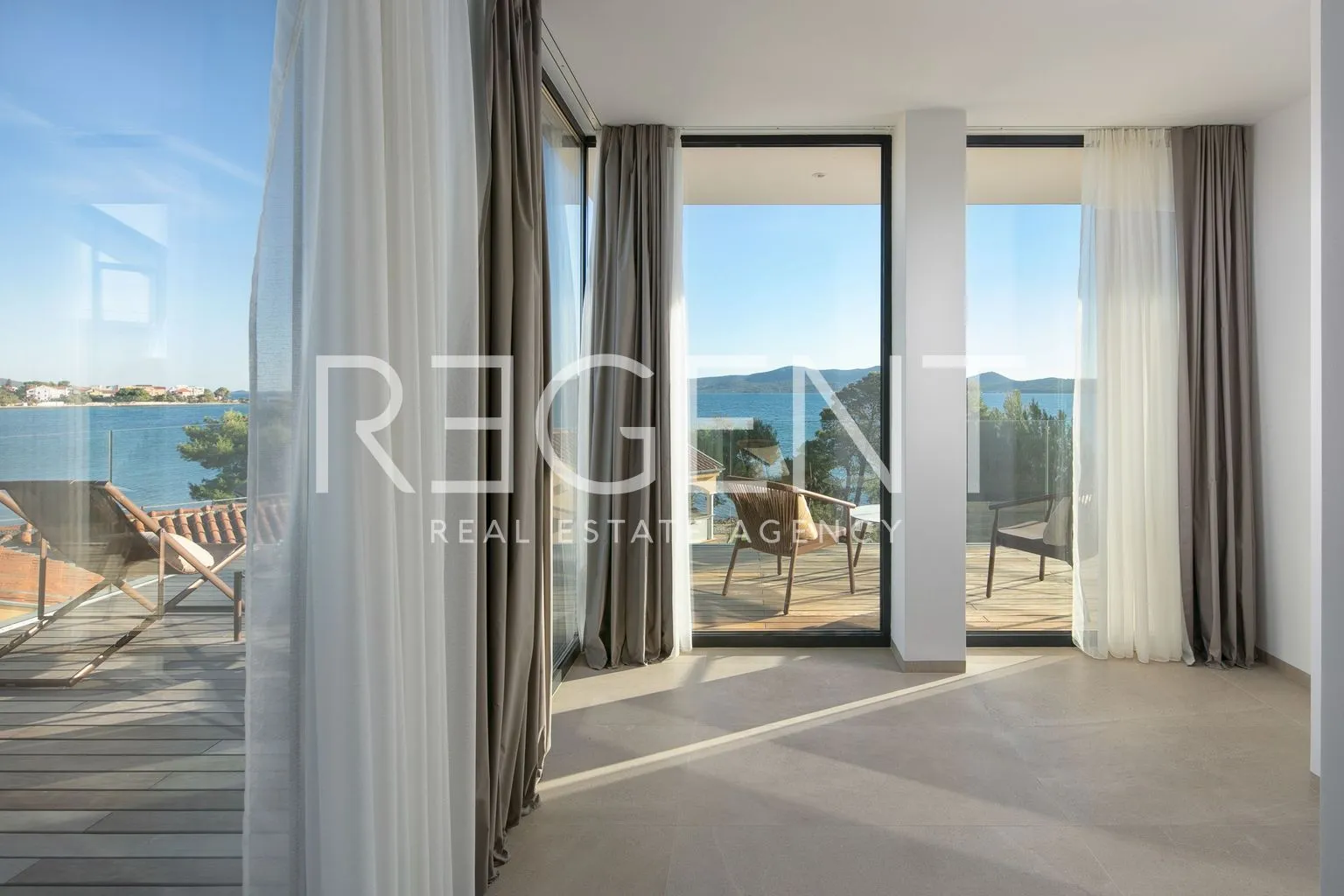 sukošan – luksuzna moderna vila s bazenom 495 m2 - slika 6