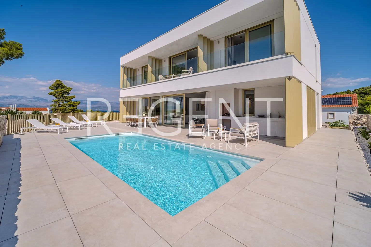 brač, sutivan - predivna vila u blizini mora 274m2 - slika 2
