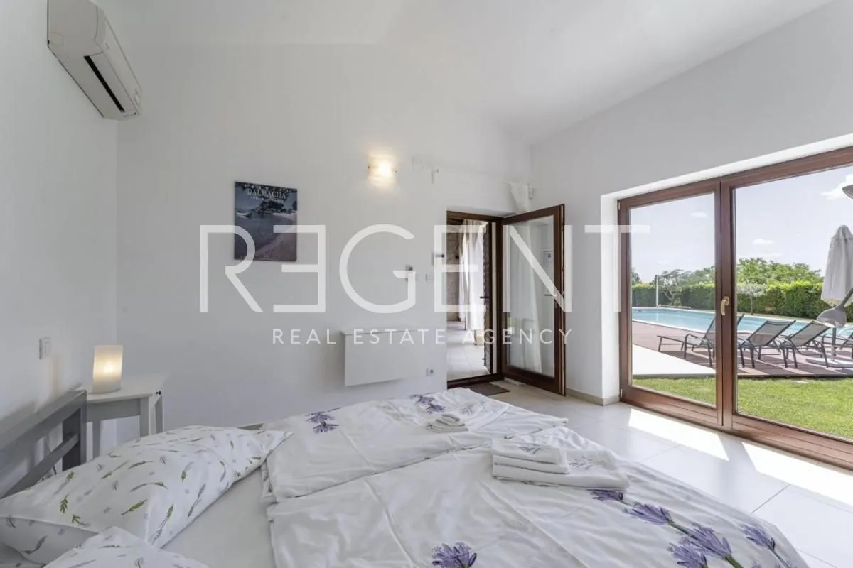 istra, sveti lovreč - autentična kamena vila 280 m2 - slika 4