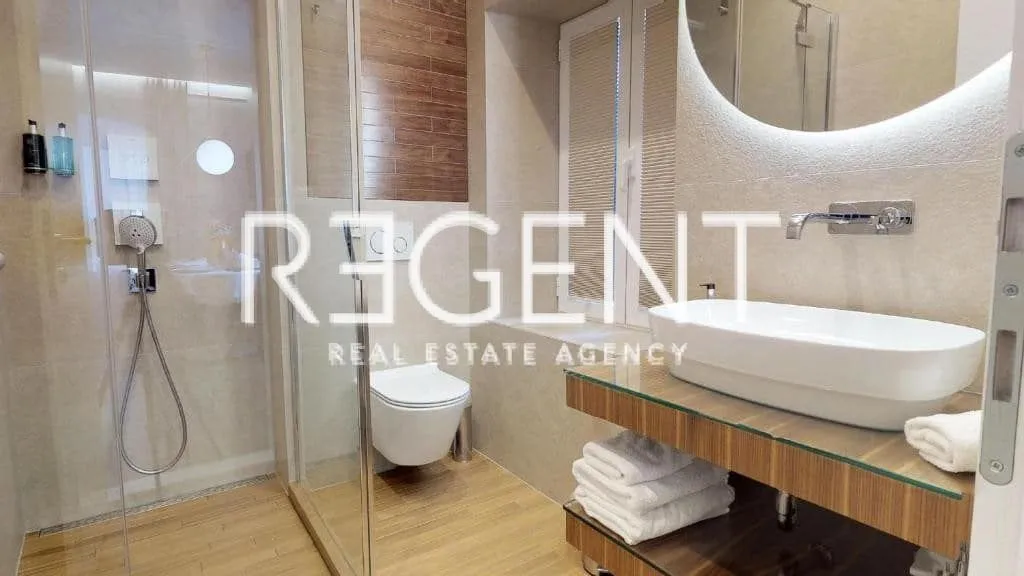 split, centar - dioklecijanova palača dva studio apartmana 65 m2 - slika 9