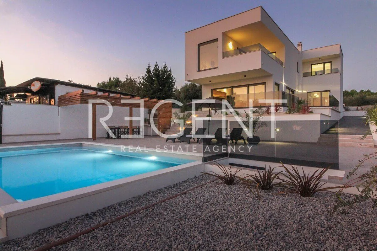 istra, medulin - prekrasna villa s wellnessom nkp 190 m2 nadomak mora - slika 9