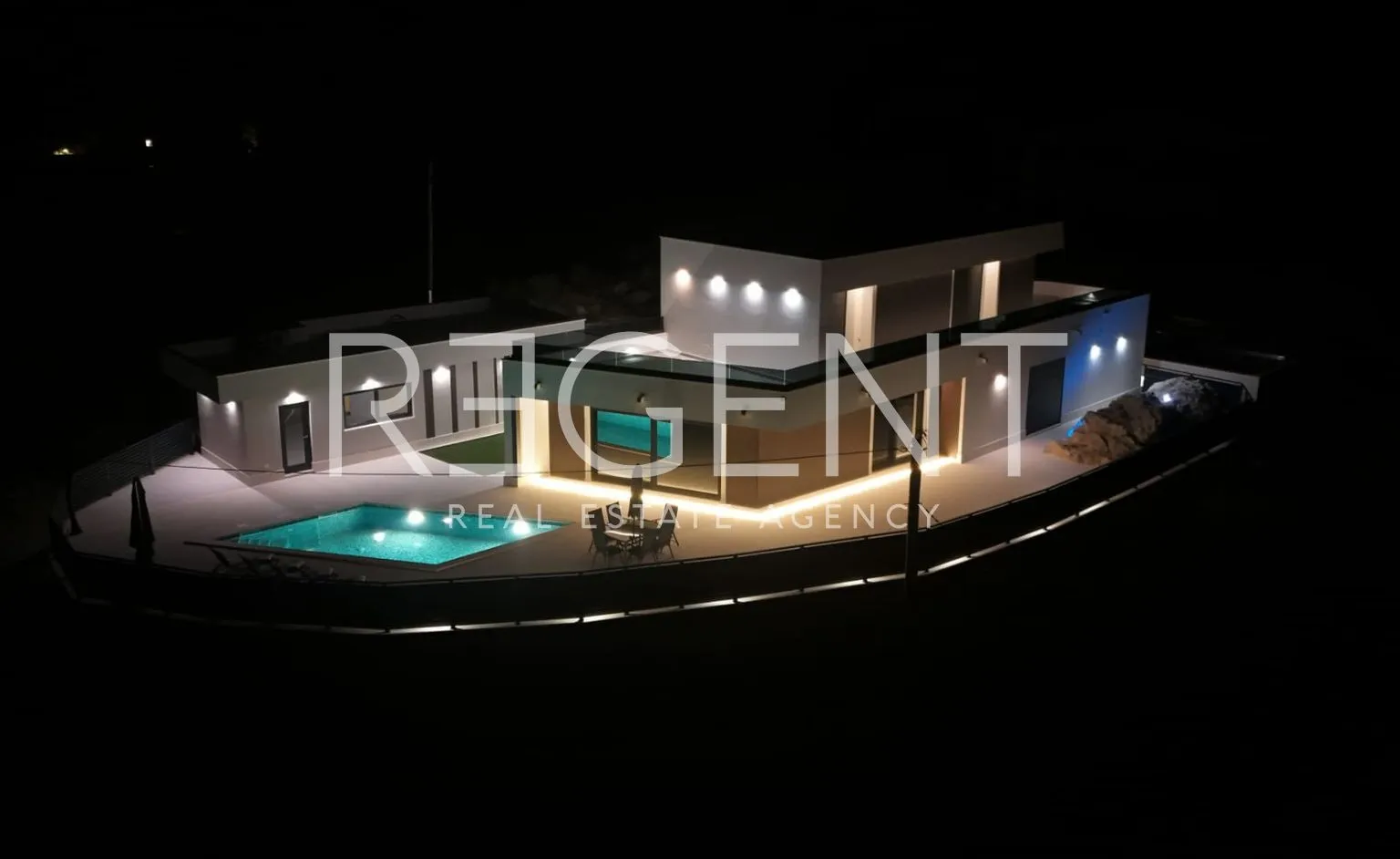split, strožanac - moderna vila s pogledom na more, bazenom i pomoćnim objektom 50 m2 - slika 26