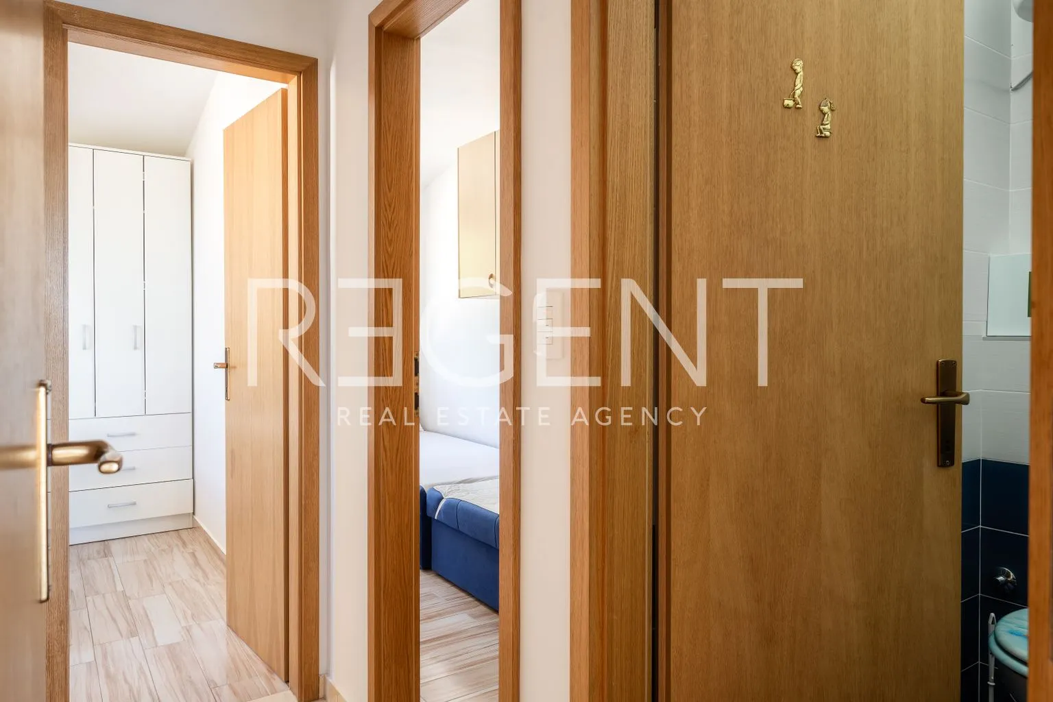 šibenik, rogoznica - kuća sa šest apartmana - slika 13