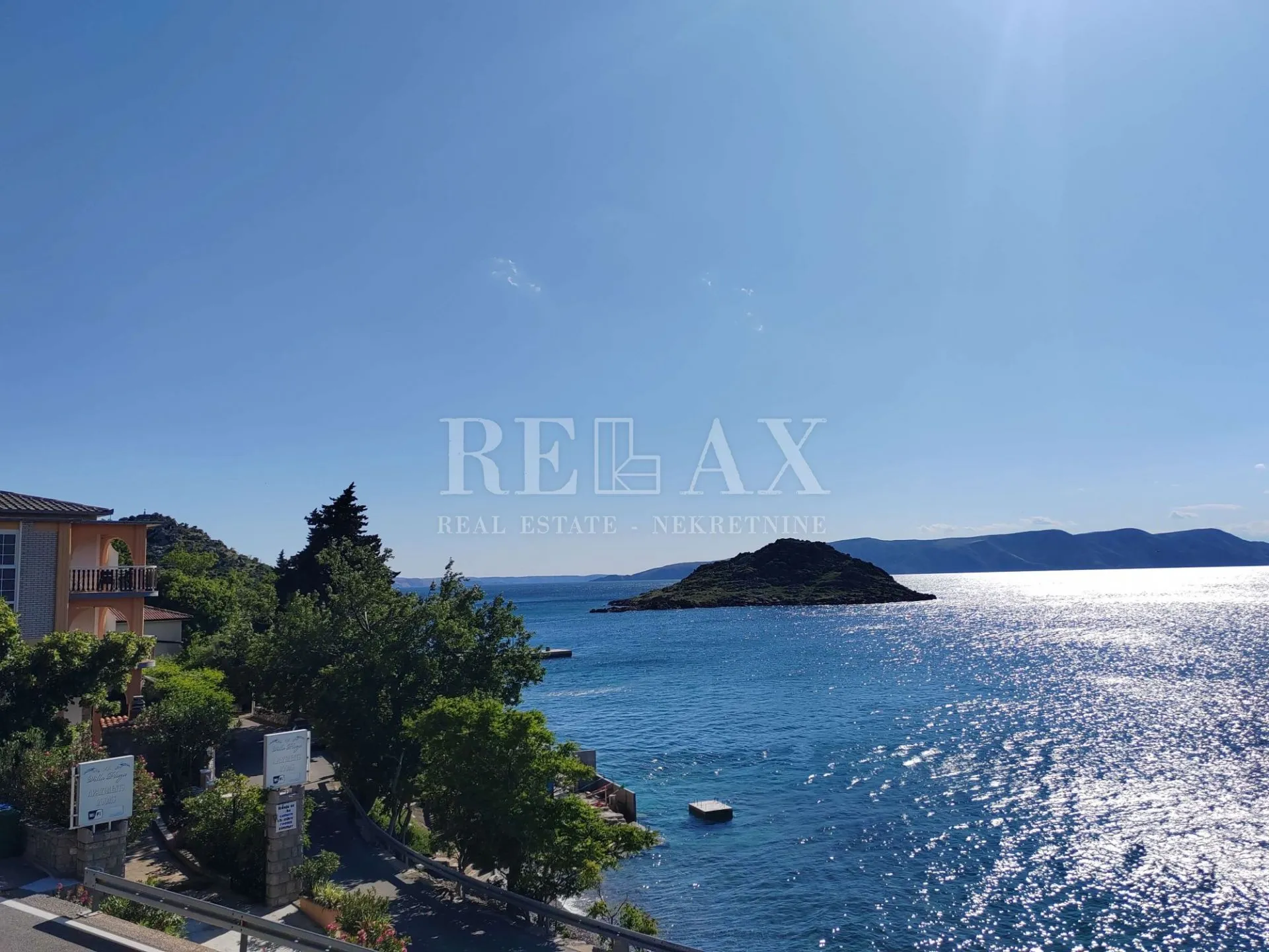 senj, sveti juraj - kuća sa tri etaže u prvom redu do mora - slika 4