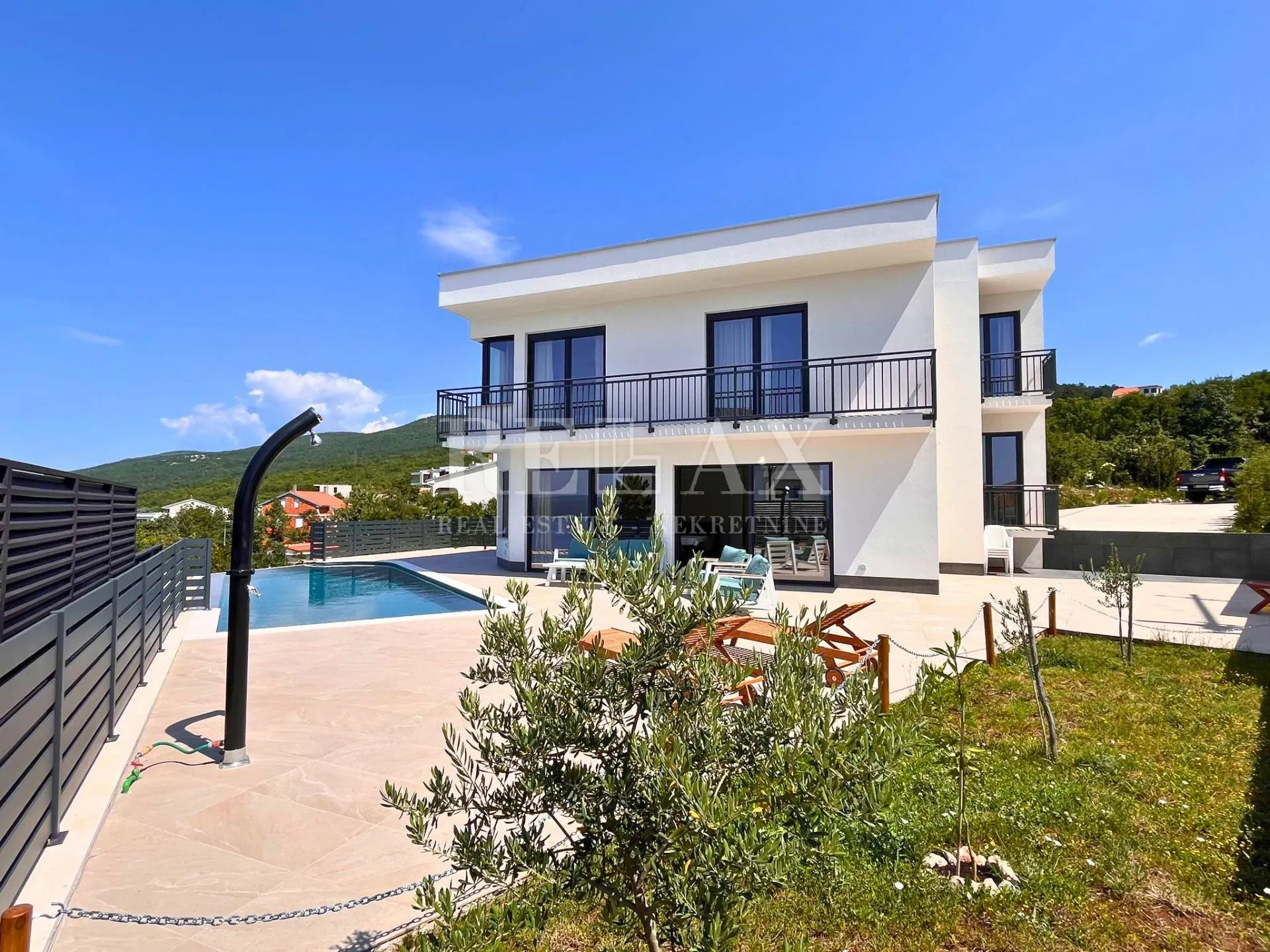 crikvenica - luksuzna vila s bazenom - slika 4
