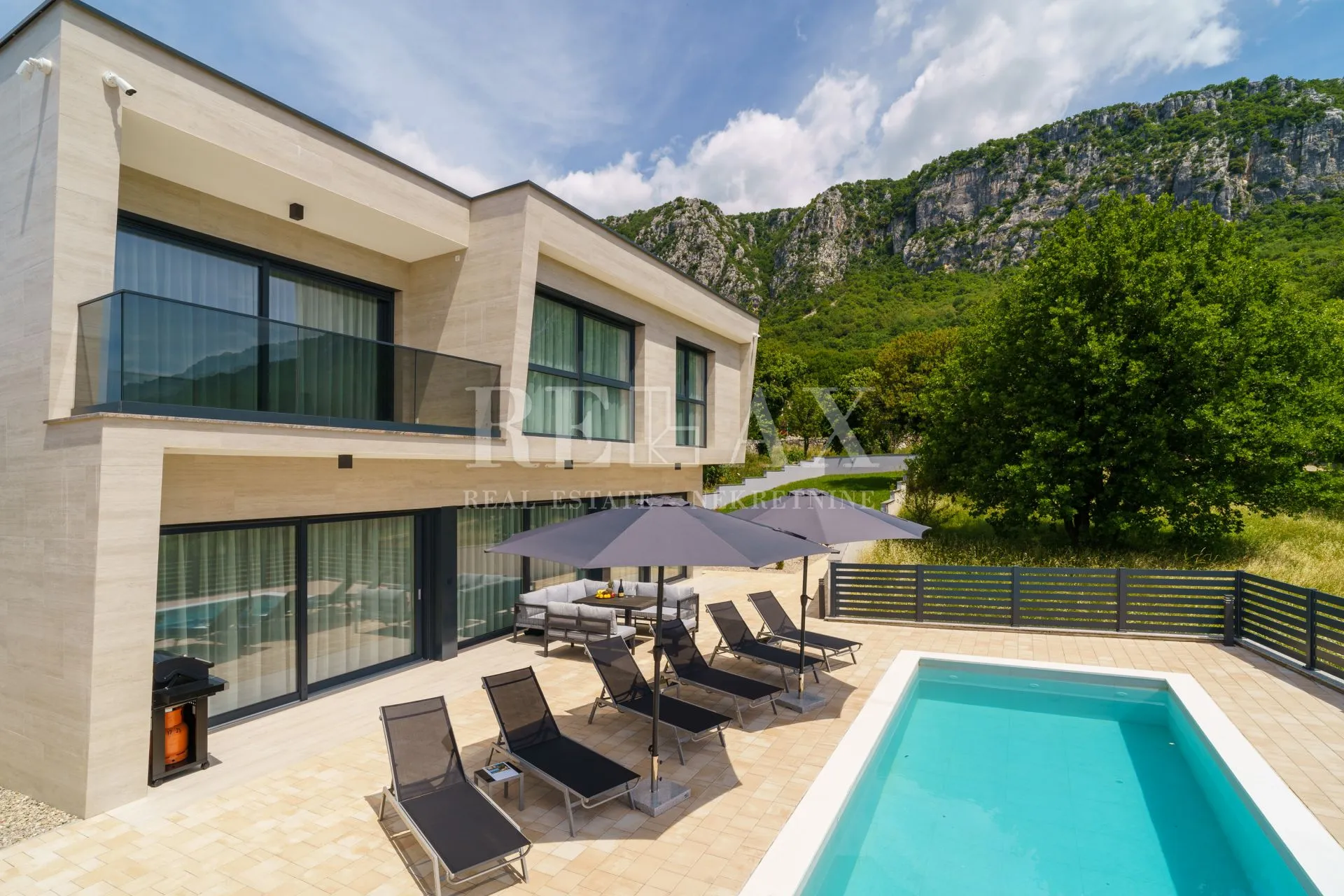 Bribir - vila s bazenom i velikom okućnicom - Bribir, Vinodolska općina