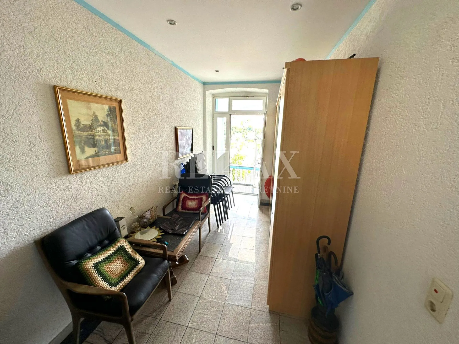 crikvenica- kuća u širem centru sa 7 apartmana - slika 26