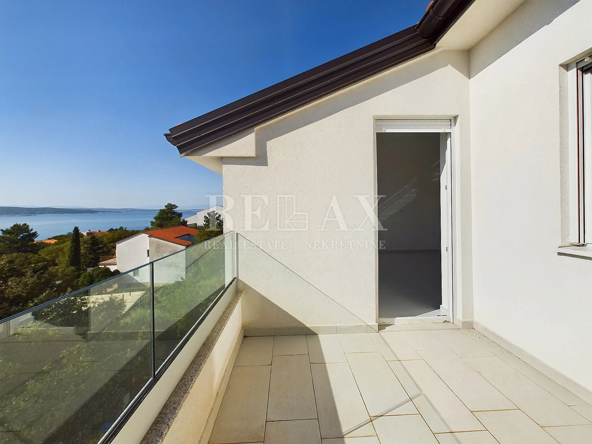 crikvenica - stan s balkonom i pogledom na more - slika 4