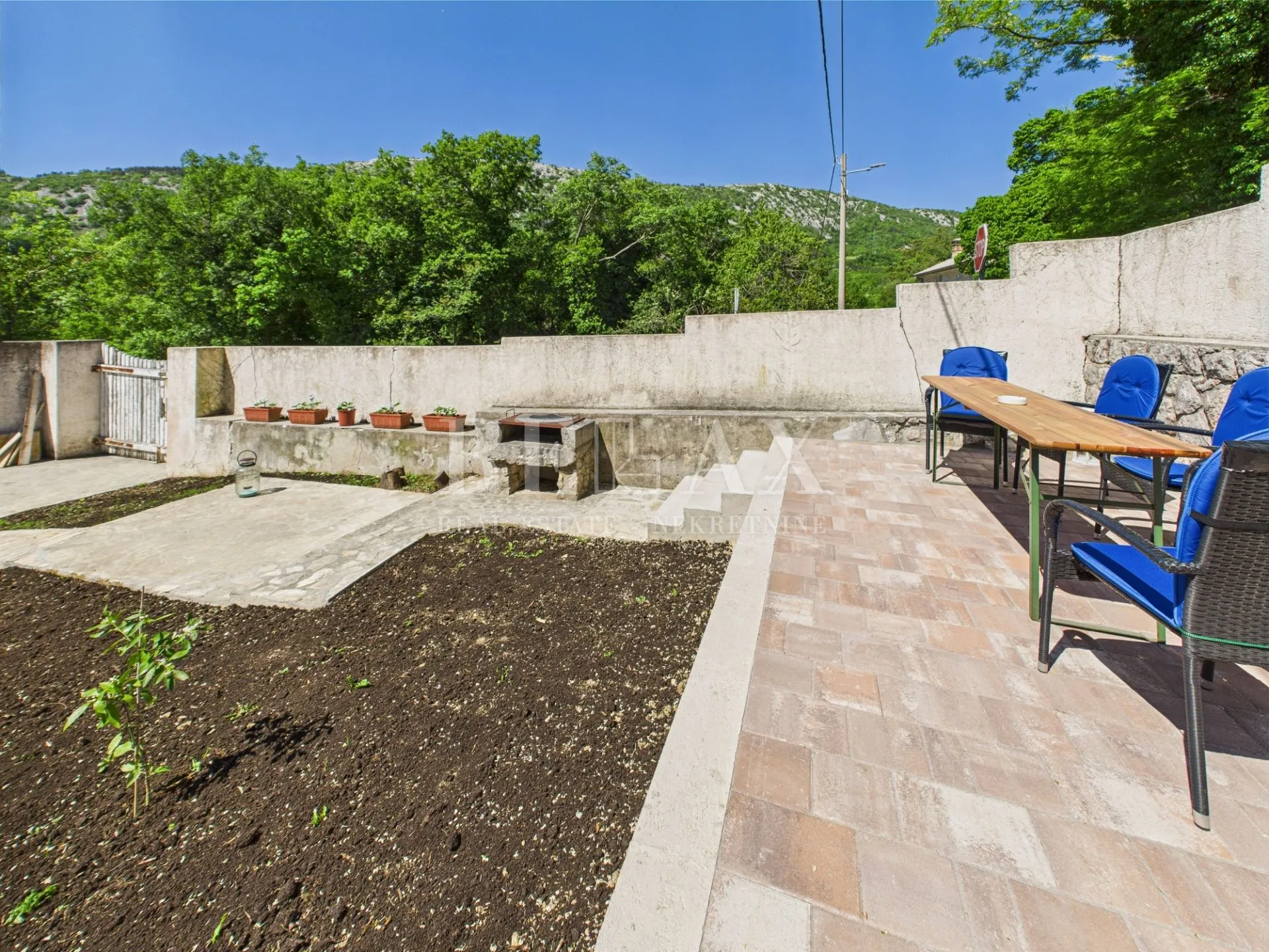 bribir - renovirana obiteljska kuća - slika 27
