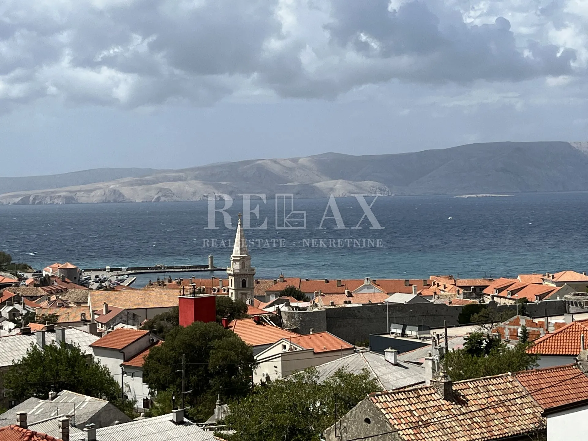 senj - stan u potkrovlju s prekrasnim pogledom na more - slika 14