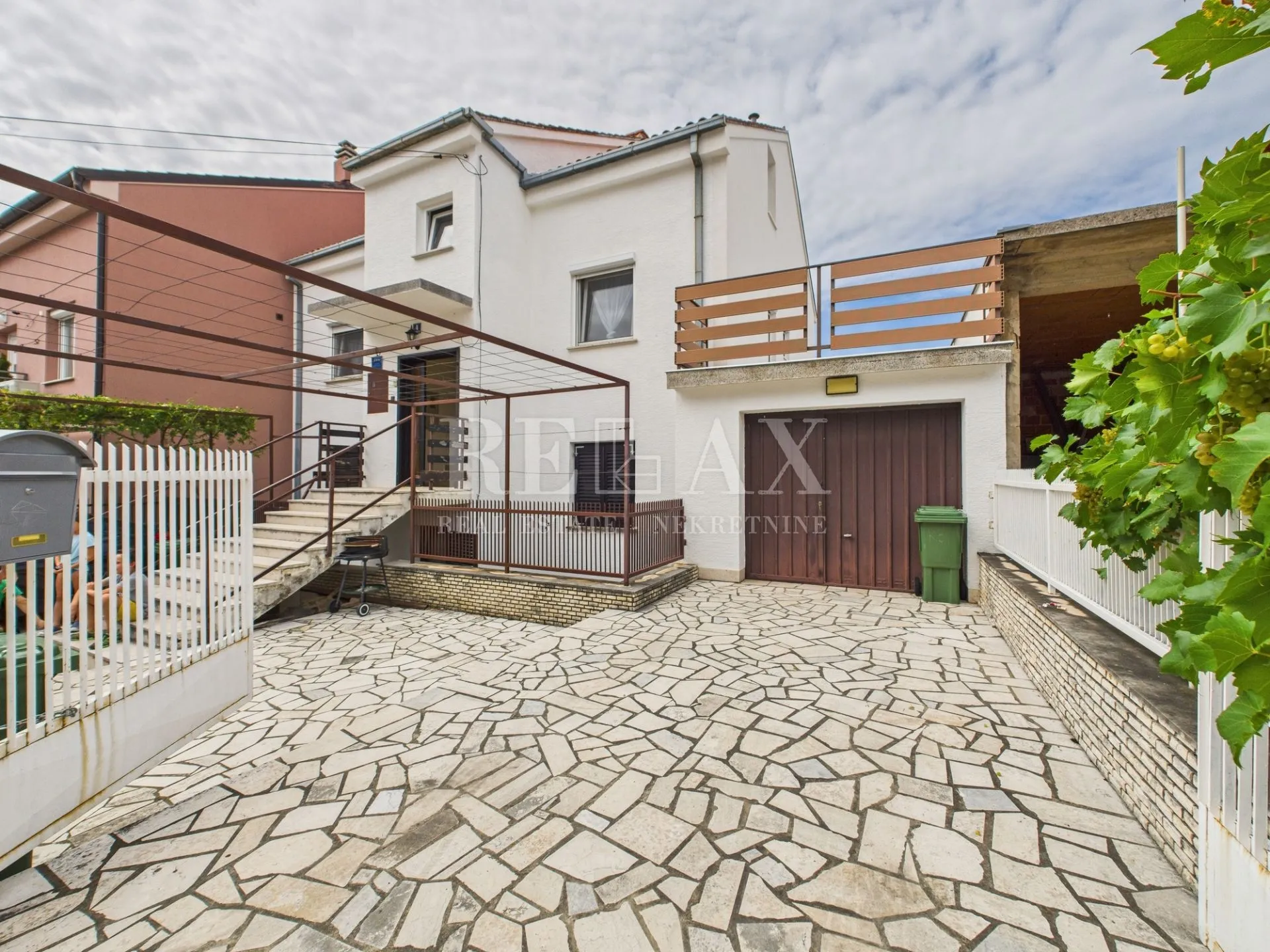 crikvenica - trosobni stan s garažom - slika 25