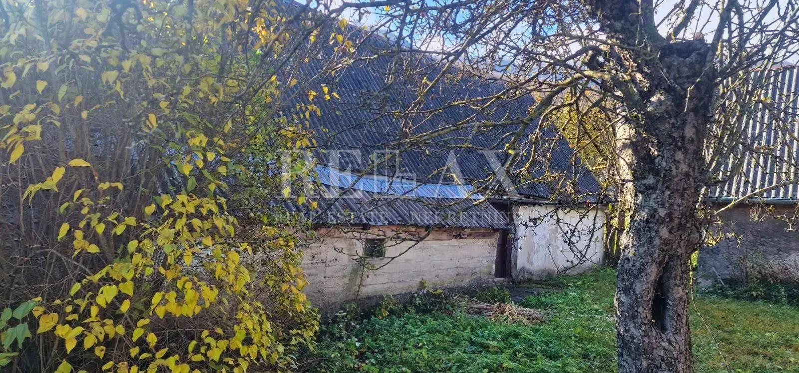 krasno - kuća za adaptaciju sa zemljištem i dva objekta - slika 7