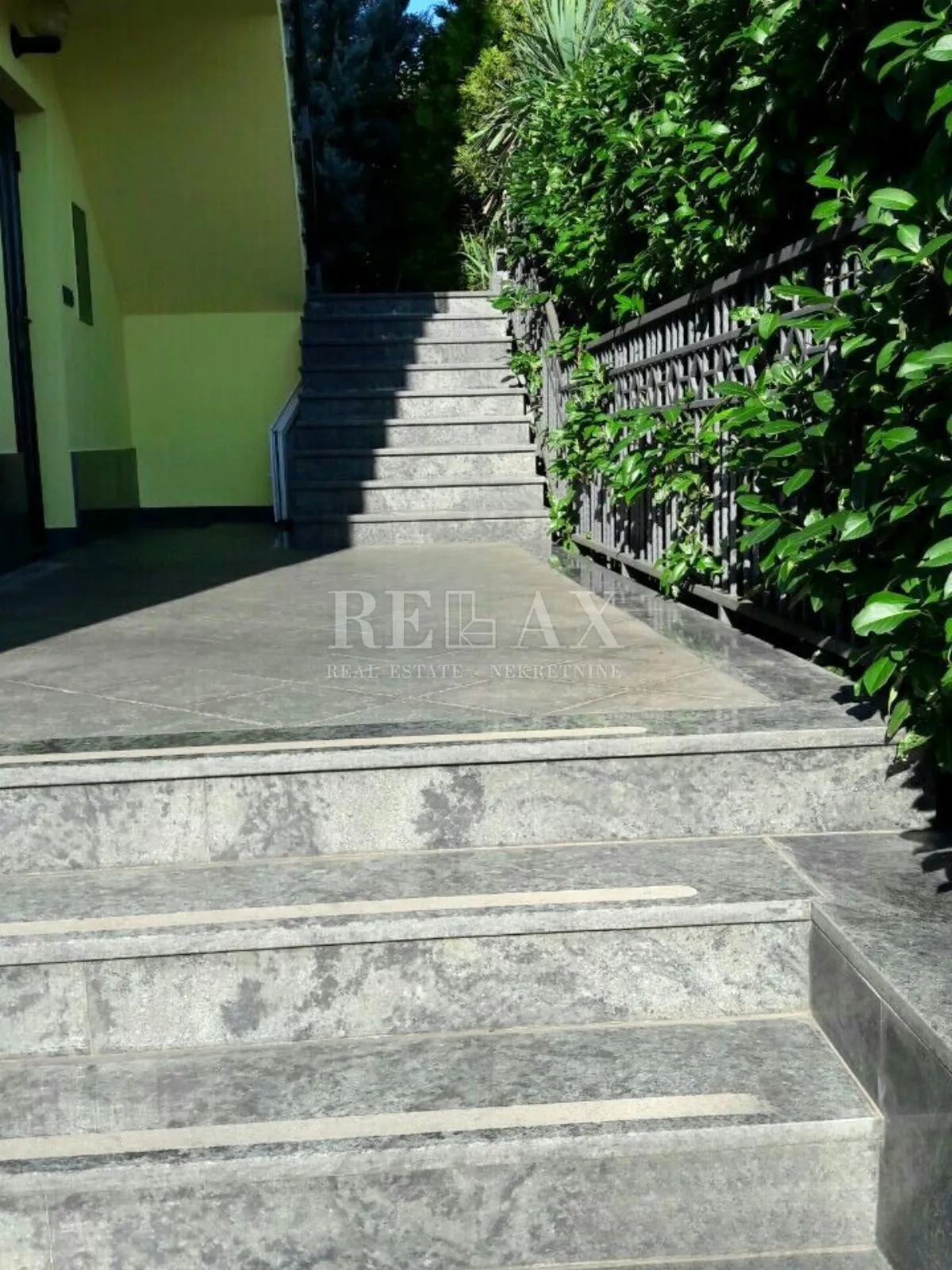 opatija, ičići - 97,76 m2 stana + 80 m2 potkrovlja, dva parkirna mjesta - slika 7