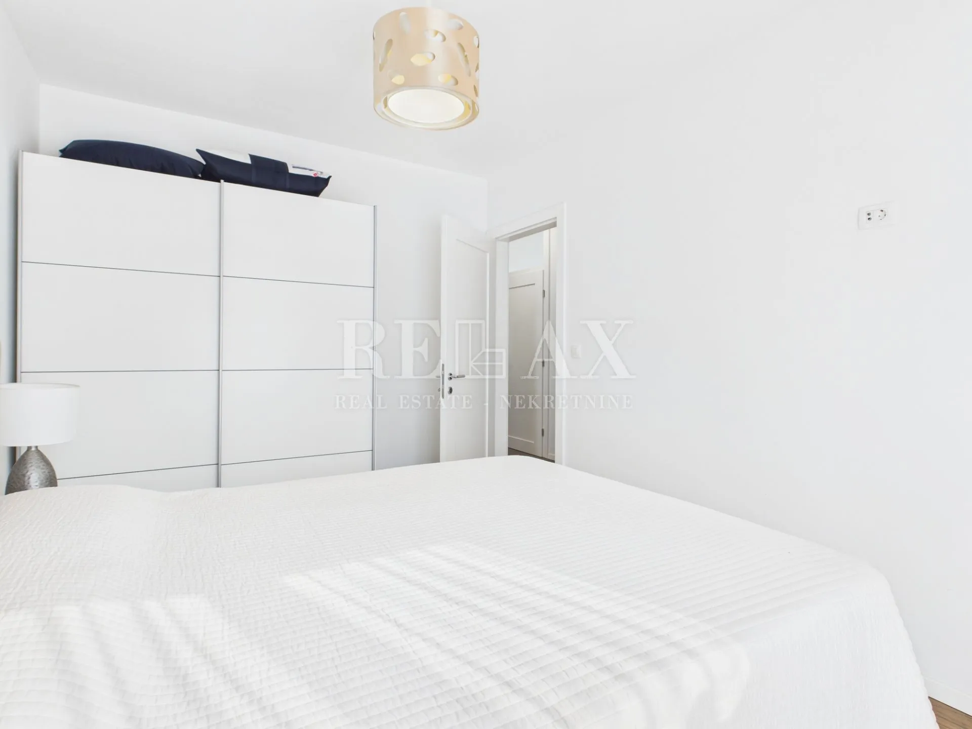 dramalj – prostrani stan s krovnom terasom i pogledom - slika 26