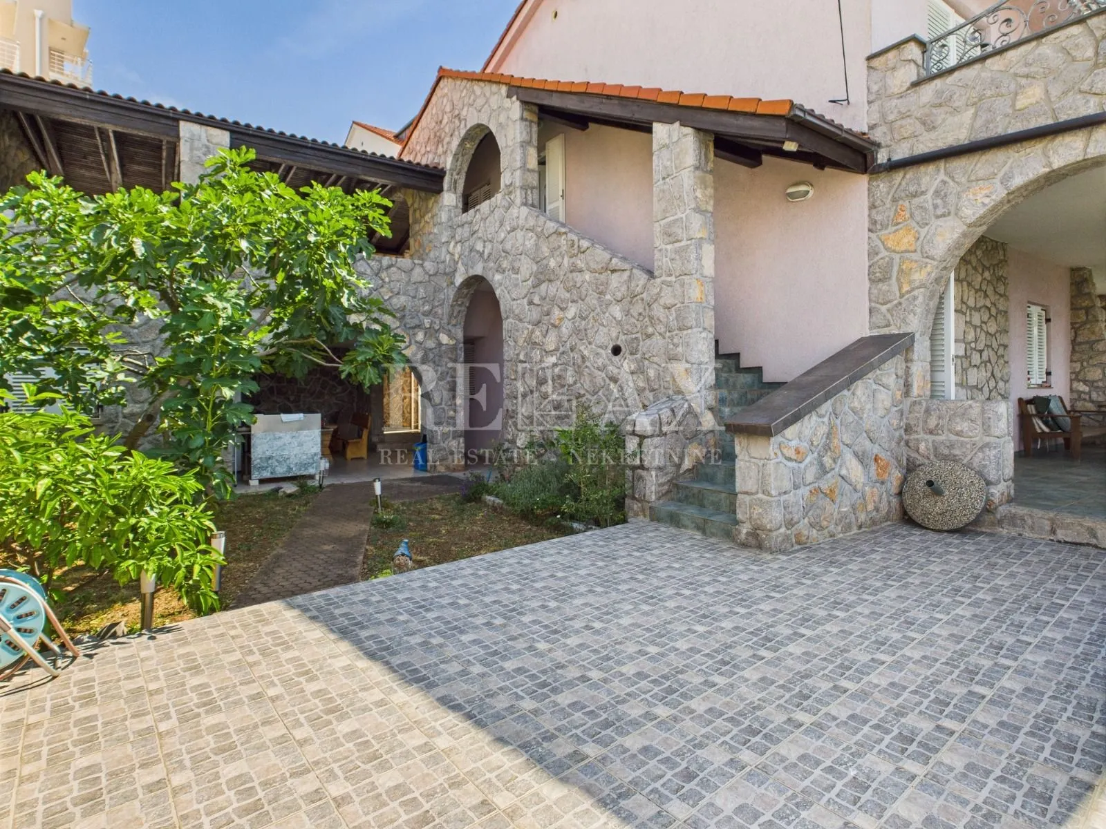 crikvenica – dio kuće s tri apartmana - slika 18