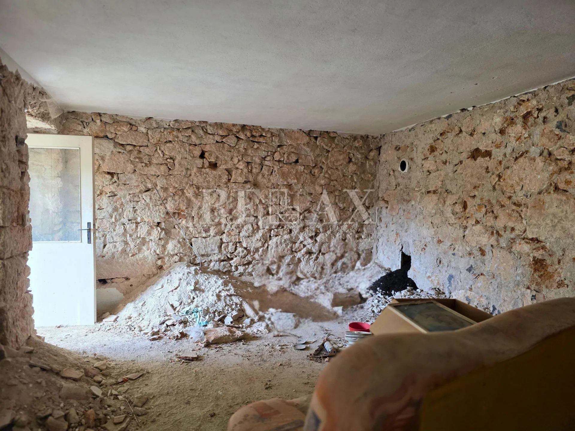 grižane - samostojeća kamena kuća s pomoćnom zgradom, pogled more - slika 4