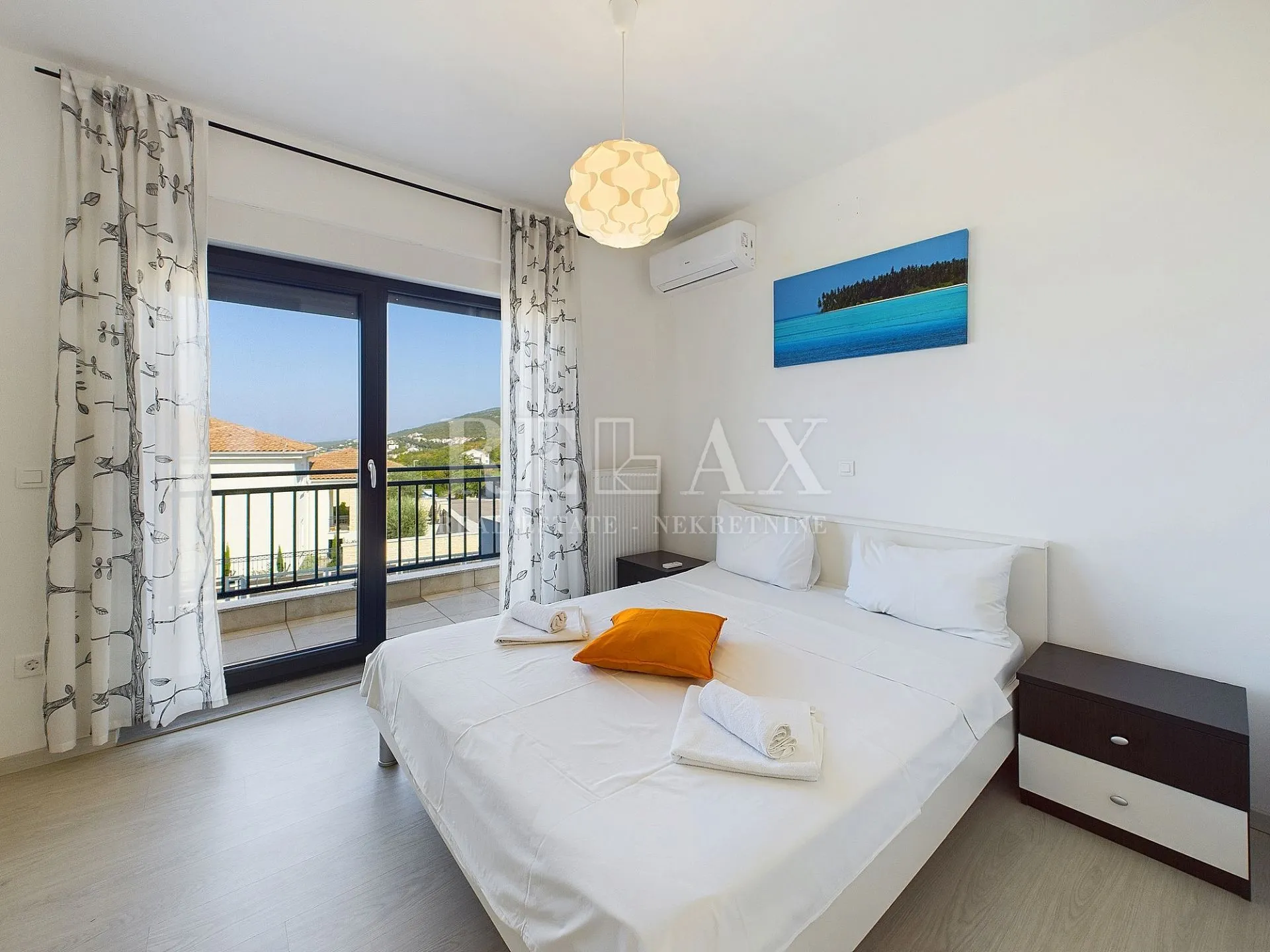 crikvenica - vila s bazenom i pogledom na more - slika 19