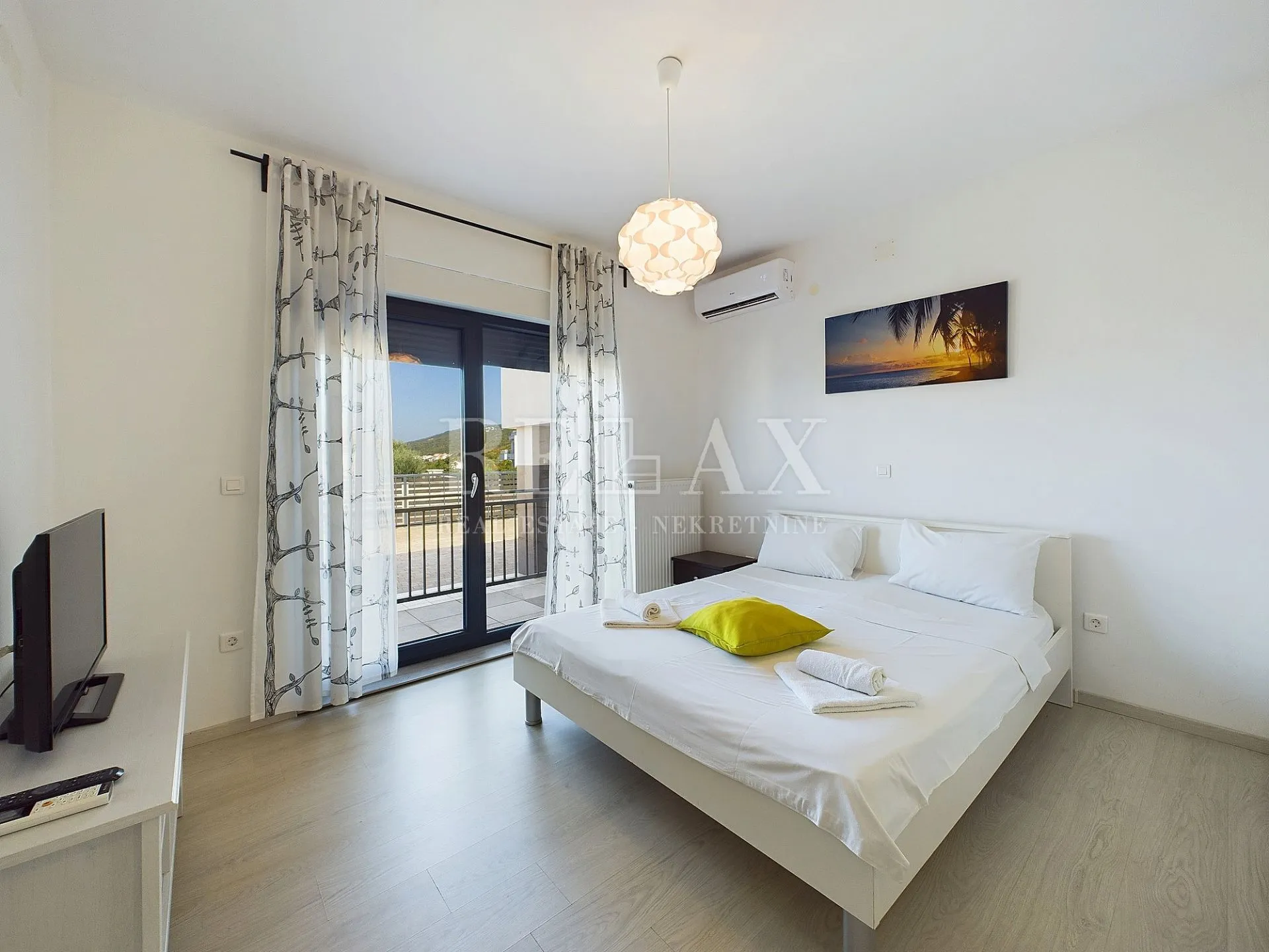 crikvenica - vila s bazenom i pogledom na more - slika 9