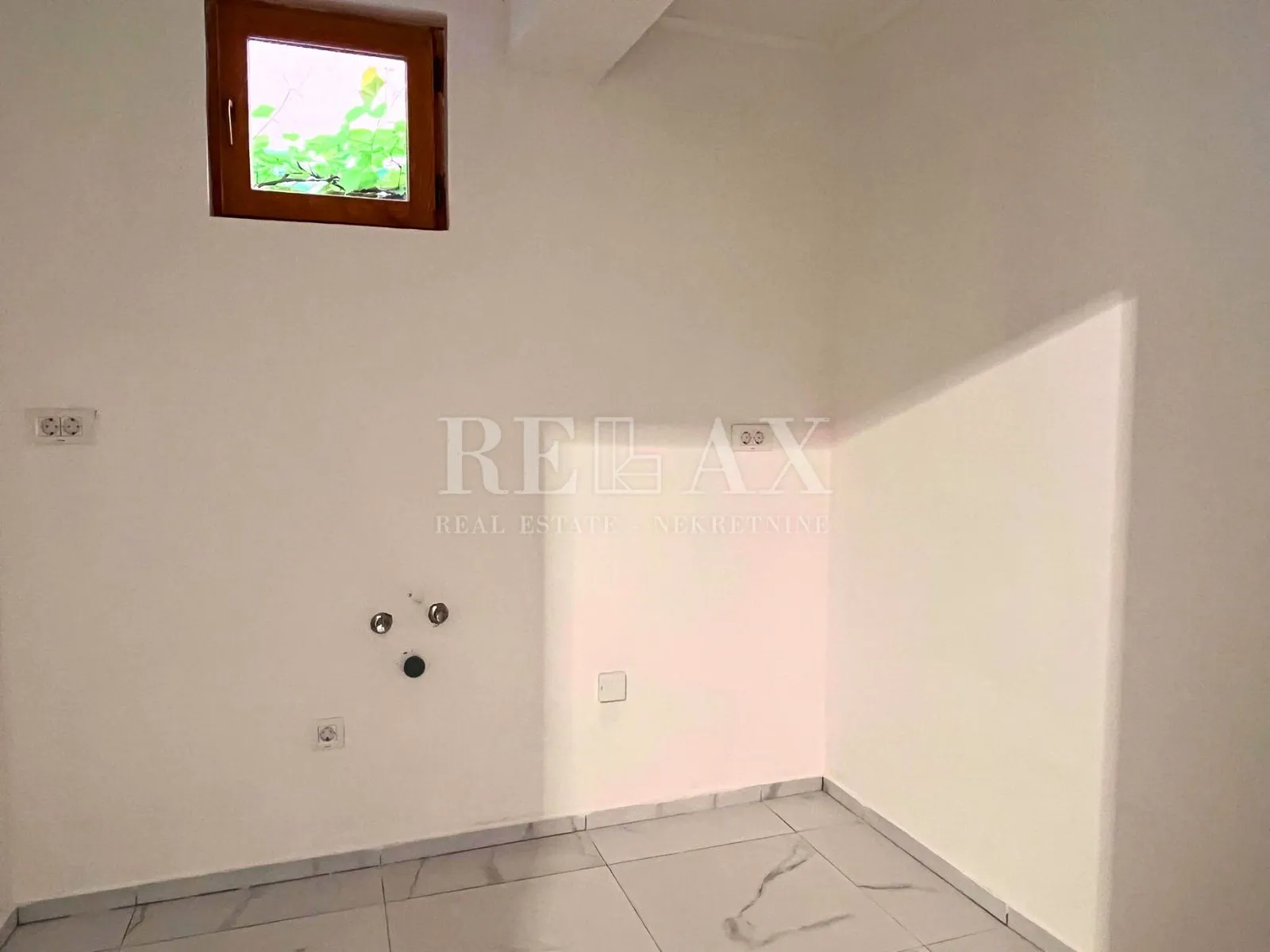 novi vinodolski - novogradnja sa 3 apartmana - slika 8
