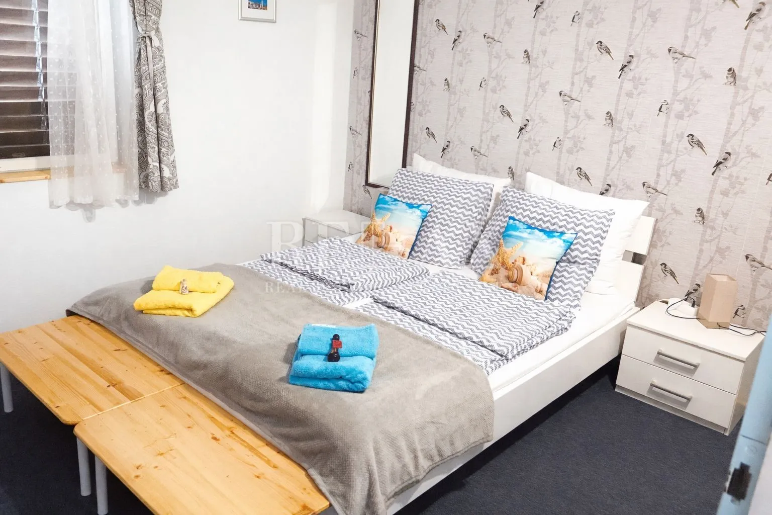 novi vinodolski - dvojna kuća s 3 apartmana - slika 7