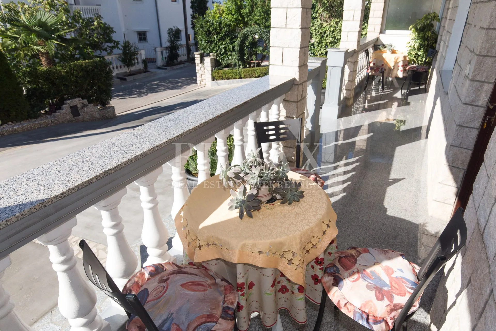 crikvenica - kuća sa 6 stanova, bazen - slika 6