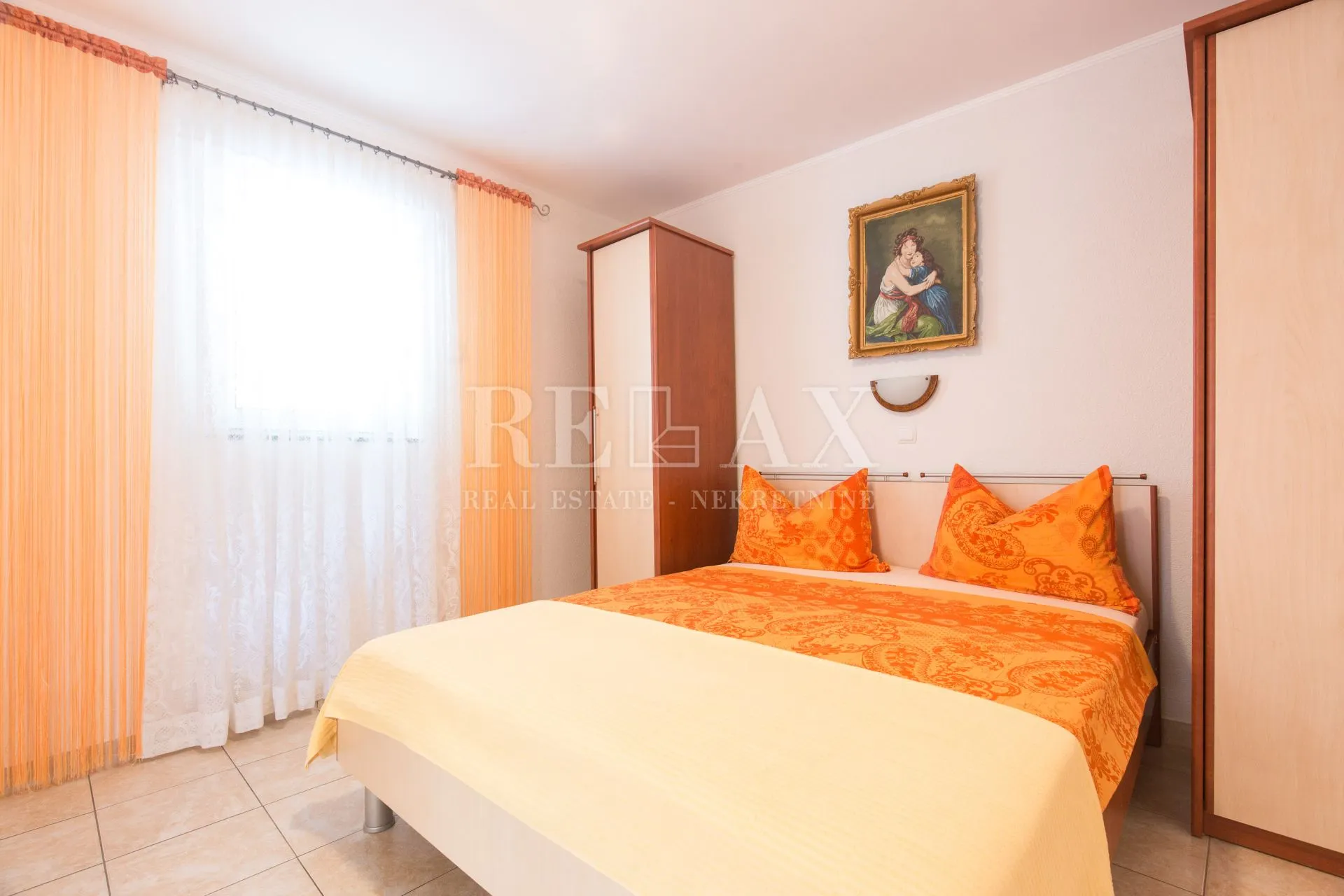 crikvenica - kuća sa 6 stanova, bazen - slika 9
