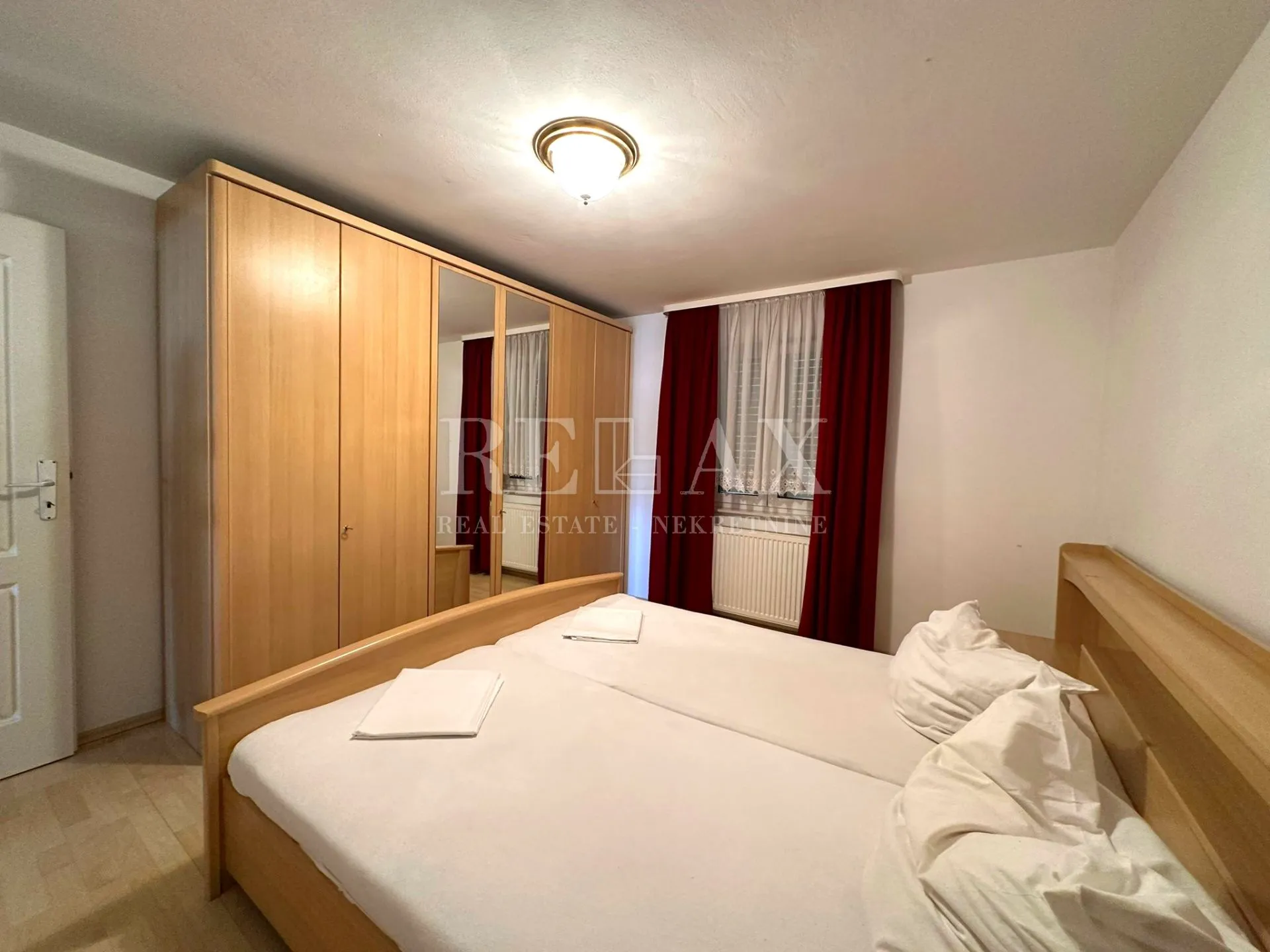 crikvenica- kuća u širem centru sa 7 apartmana - slika 48