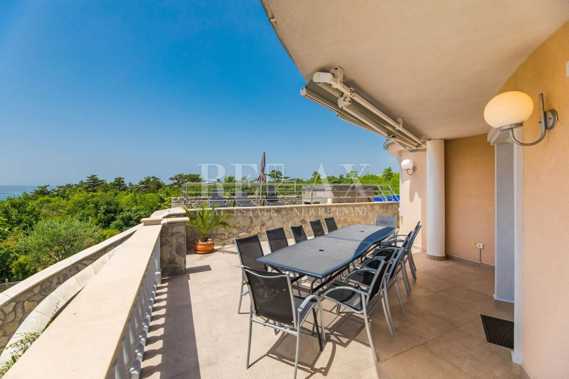 crikvenica - elegantna vila s panoramskim pogledom i bazenom - slika 29