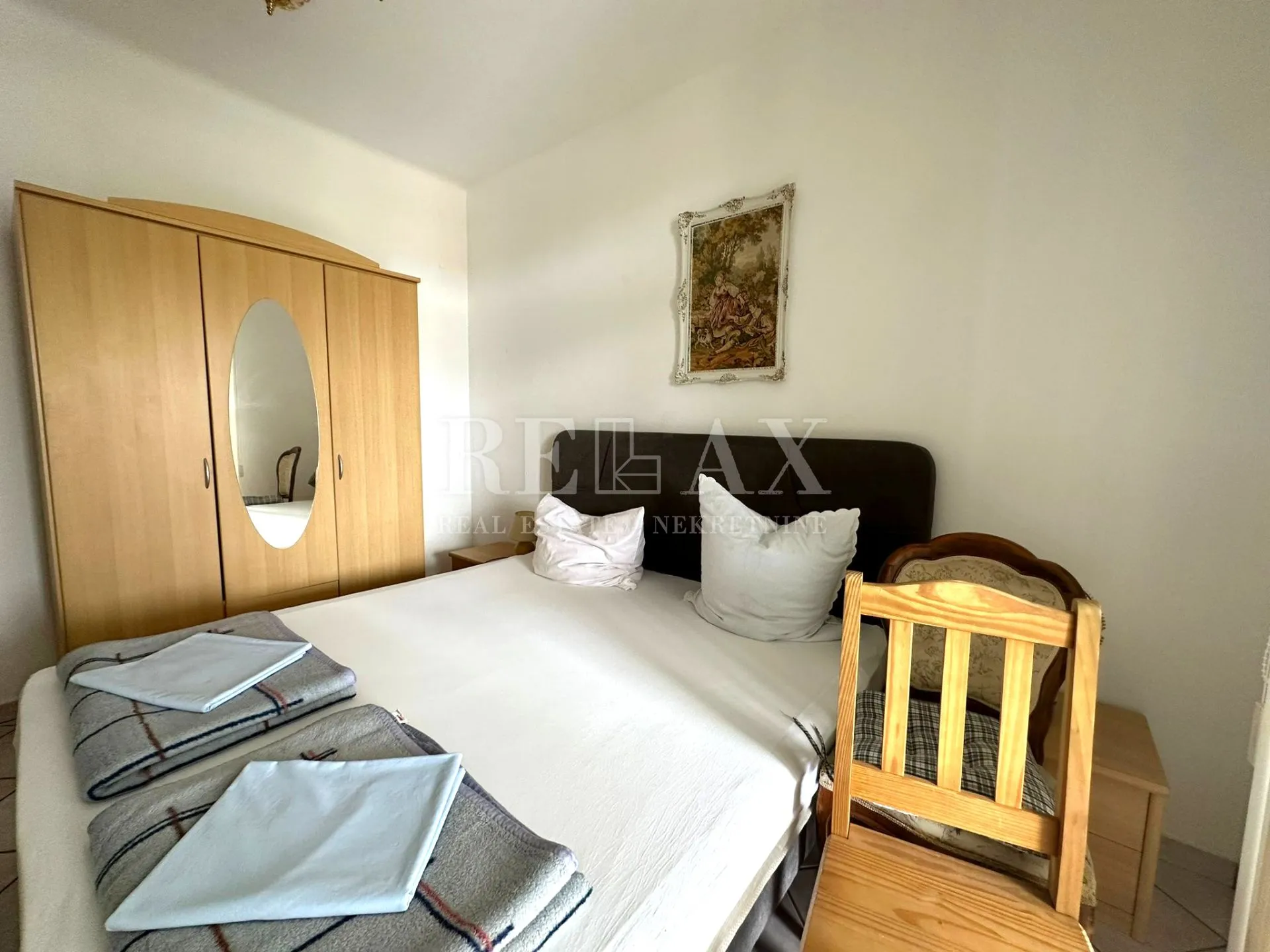 crikvenica- kuća u širem centru sa 7 apartmana - slika 24