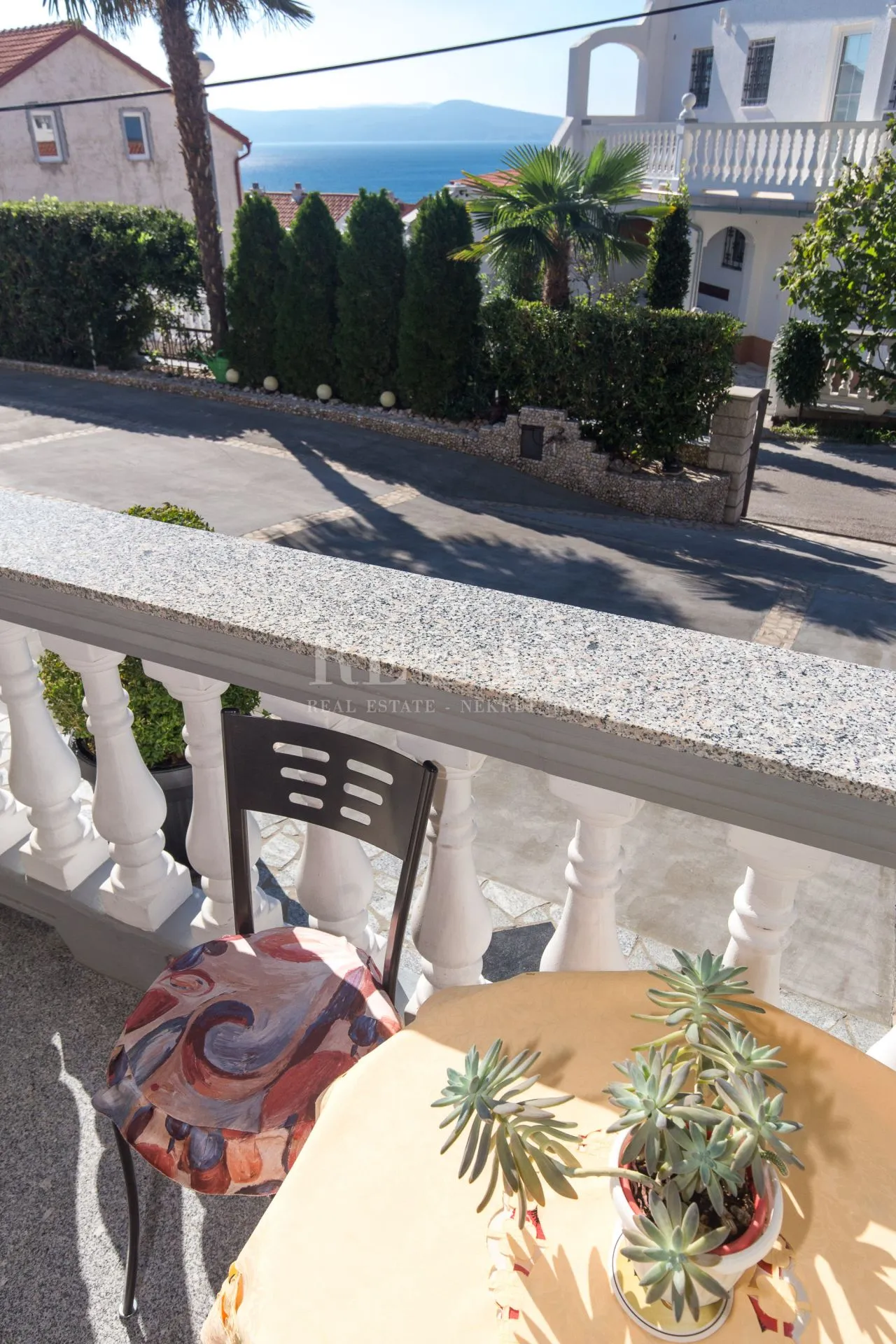 crikvenica - kuća sa 6 stanova, bazen - slika 53