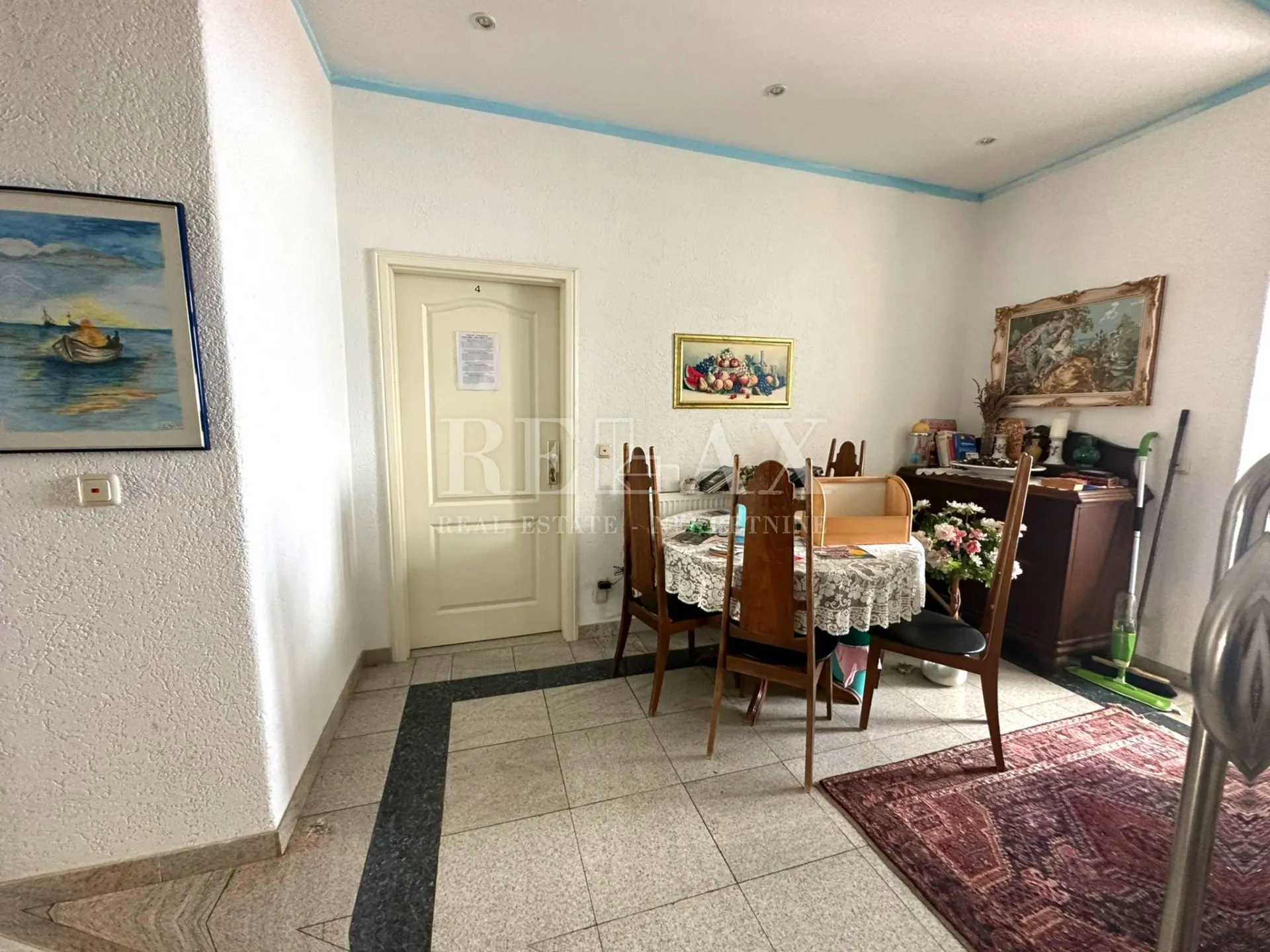 crikvenica- kuća u širem centru sa 7 apartmana - slika 28