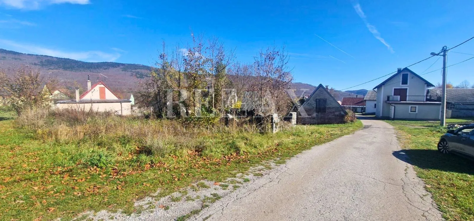 krasno - kuća za adaptaciju sa zemljištem i dva objekta - slika 4